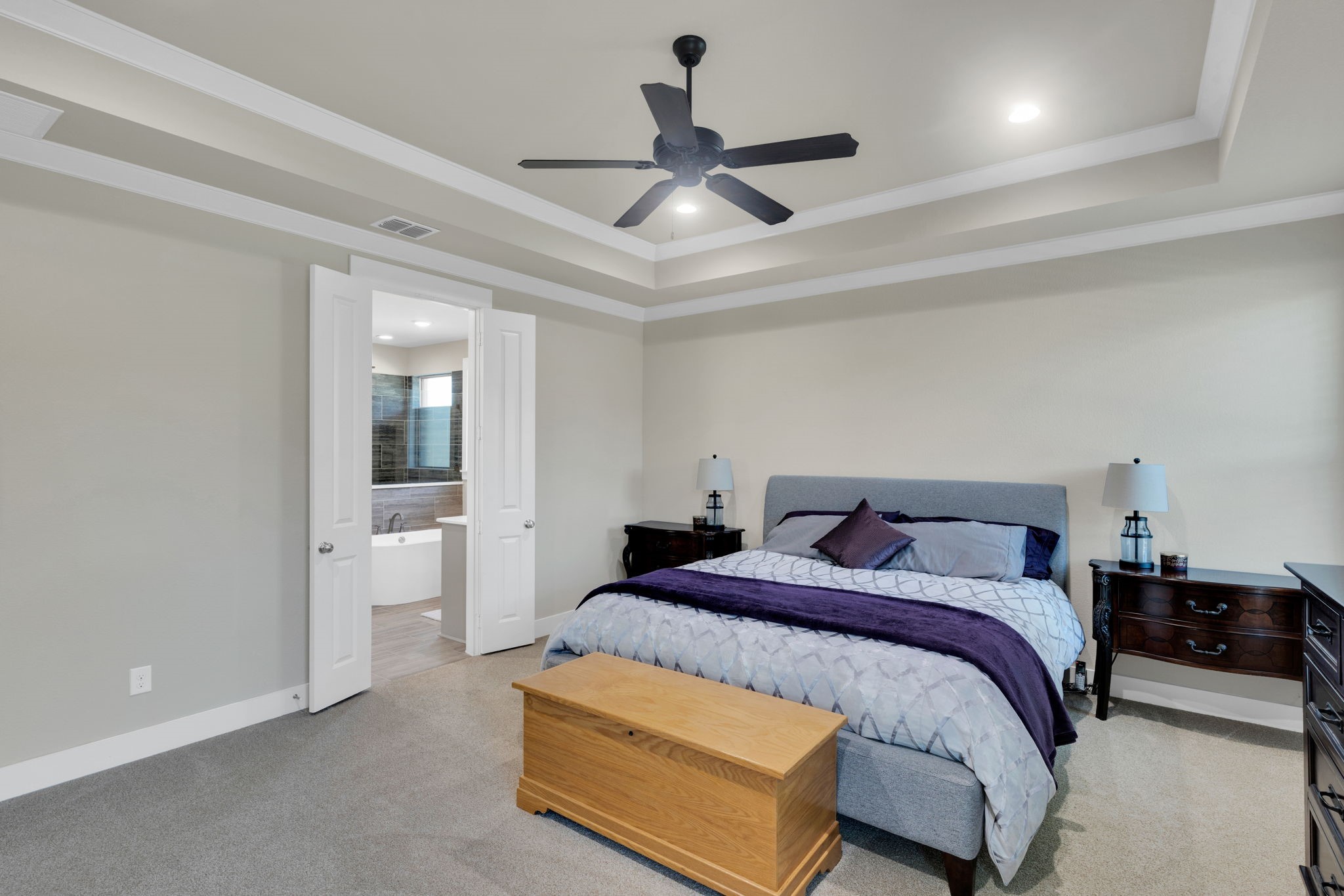811 San Saba E