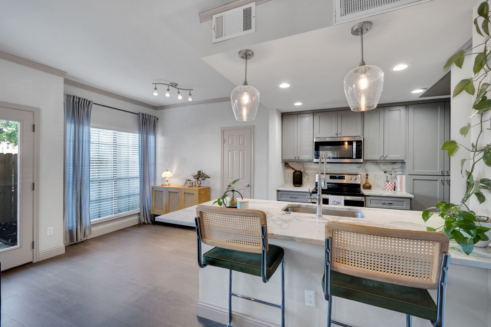 5619 Preston Oaks Road 802