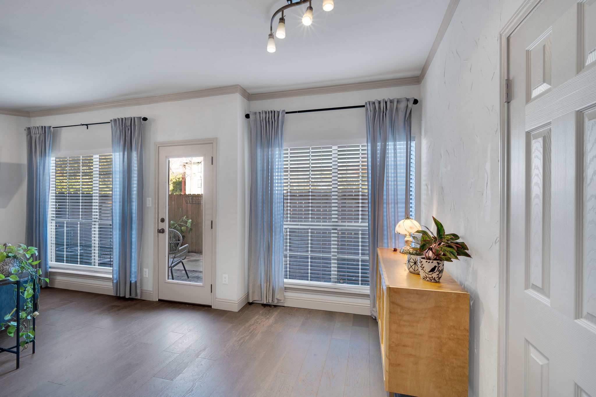 5619 Preston Oaks Road 802