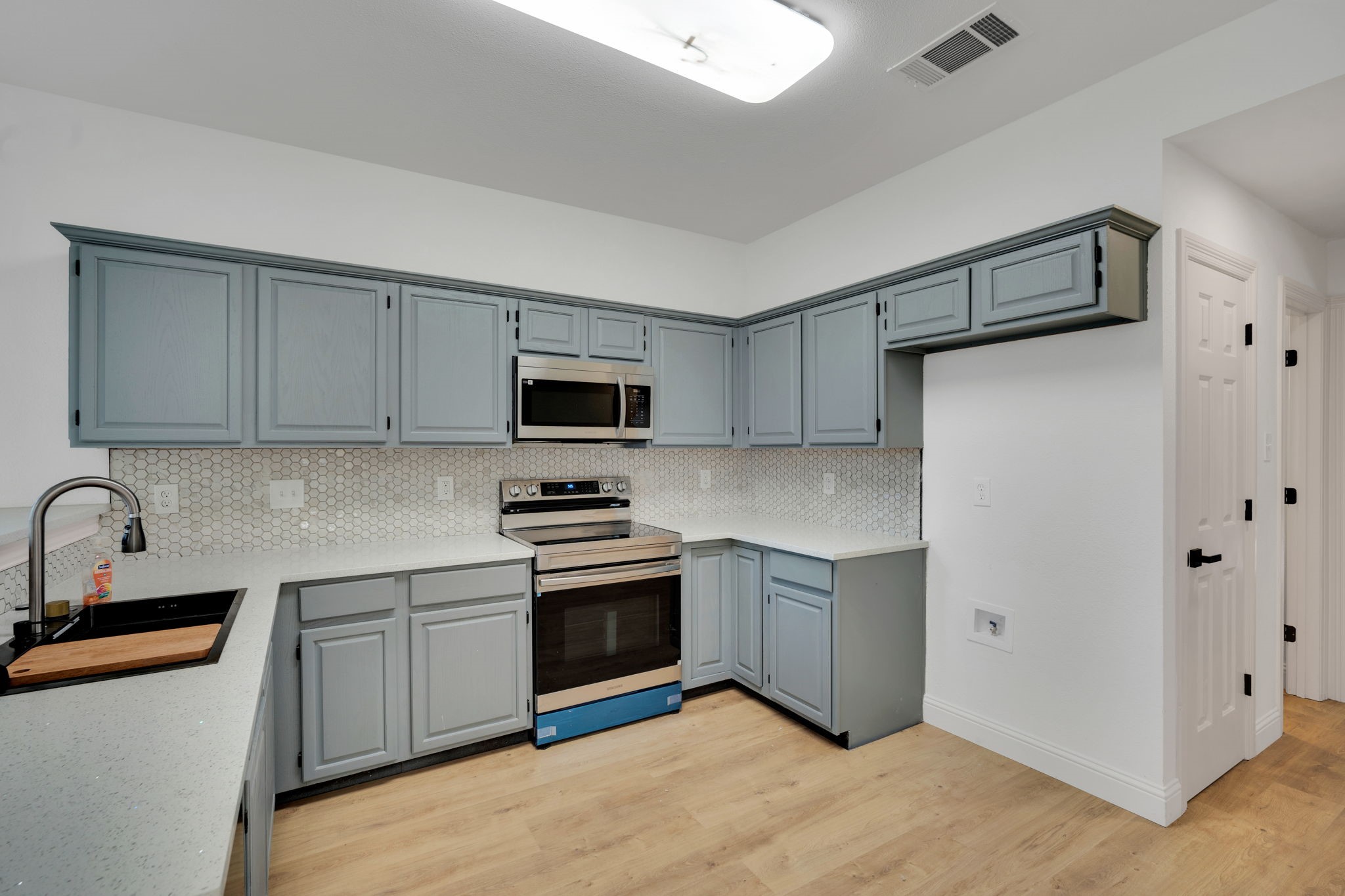 7609 Grassland Drive