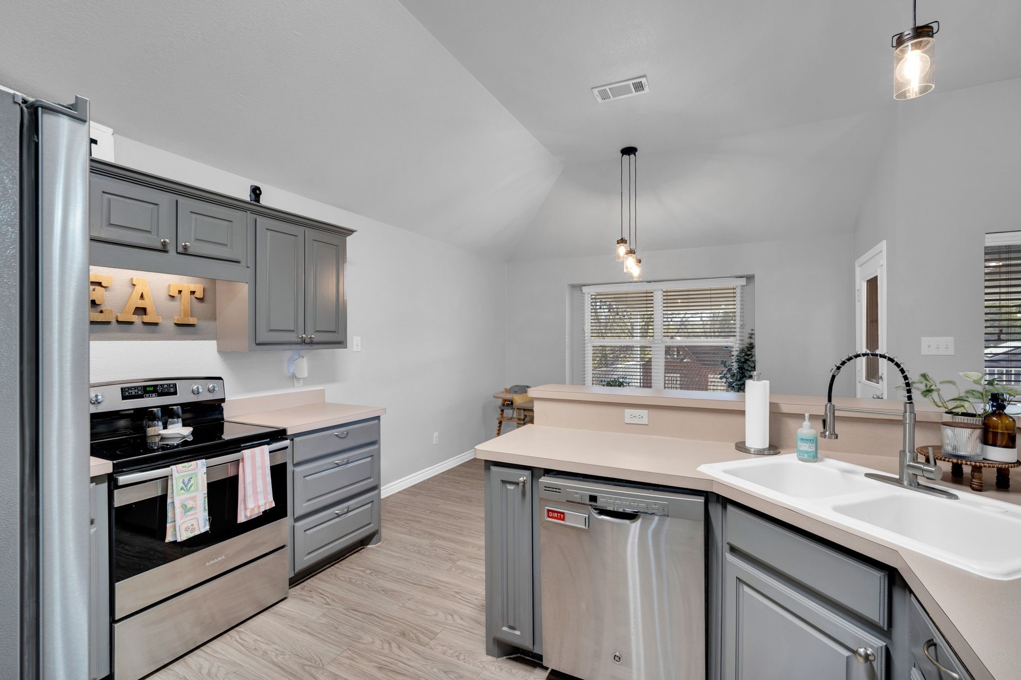 702 Green Acres Lane