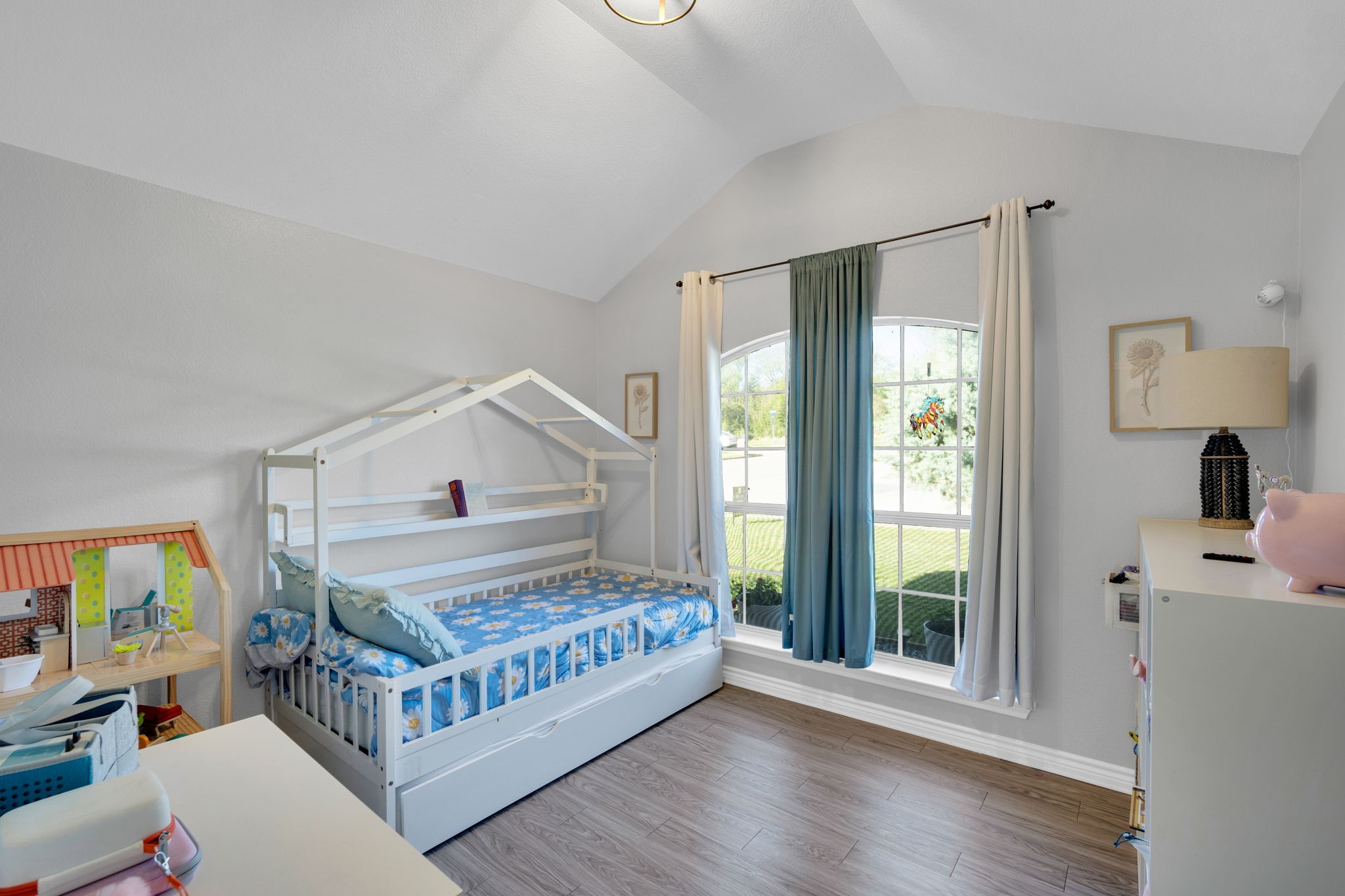 702 Green Acres Lane