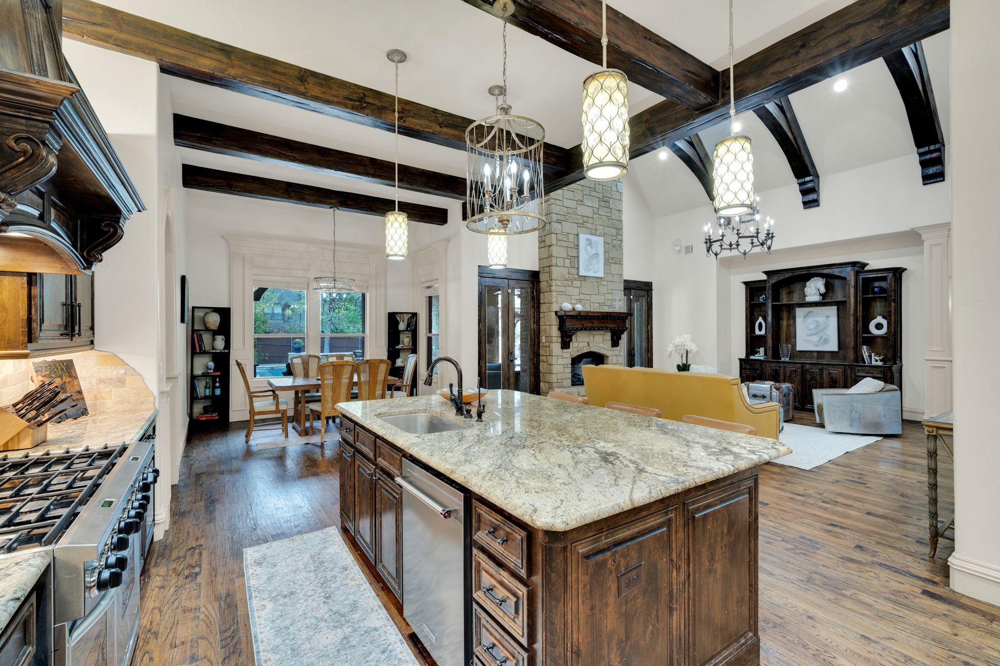 7312 Chanel Court