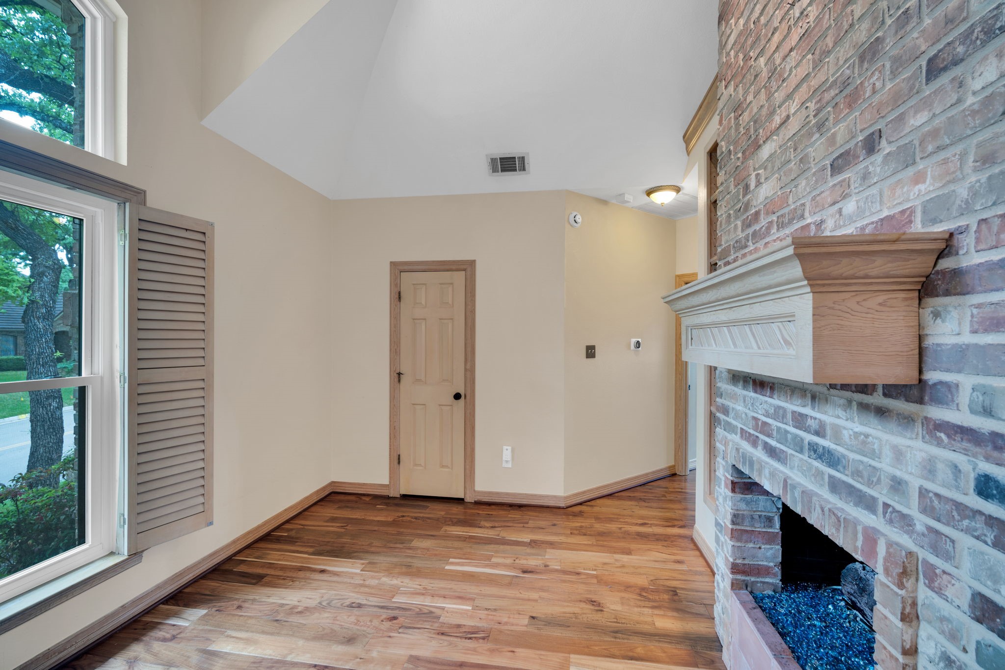6105 Waterview Drive