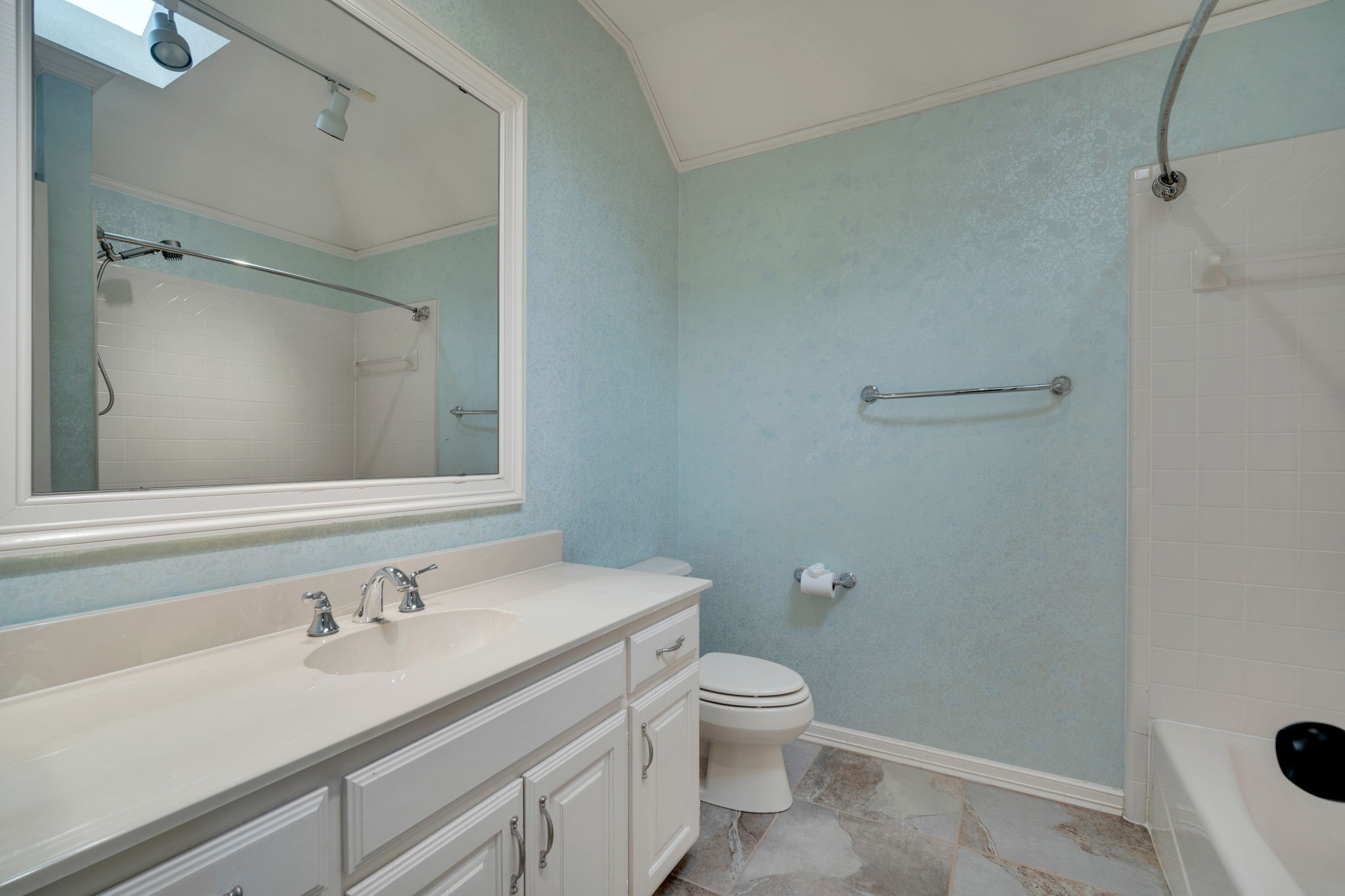 6105 Waterview Drive