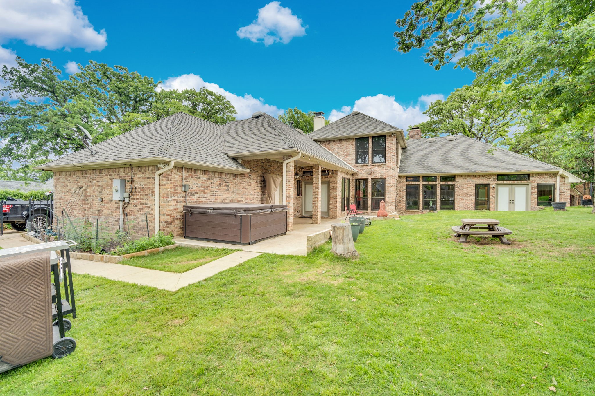6105 Waterview Drive