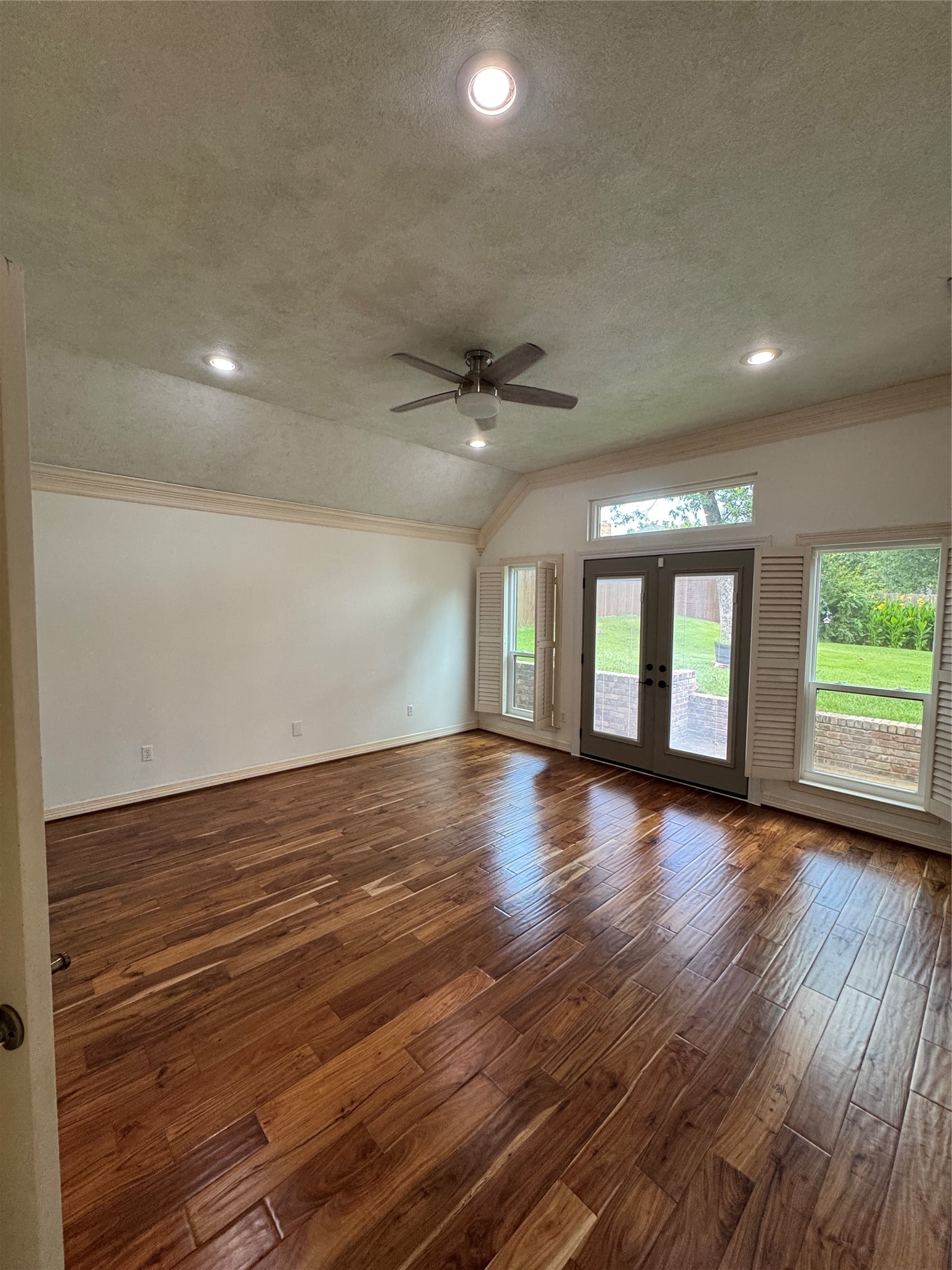 6105 Waterview Drive
