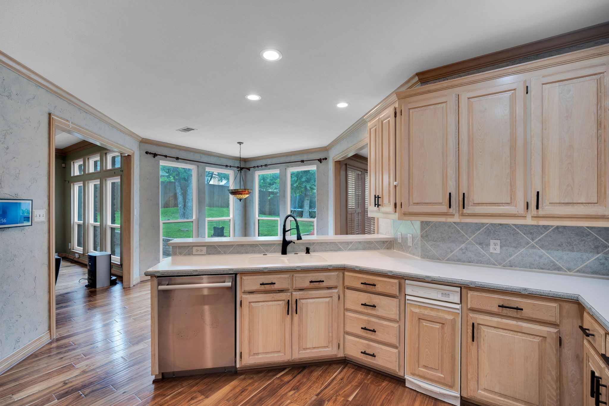 6105 Waterview Drive
