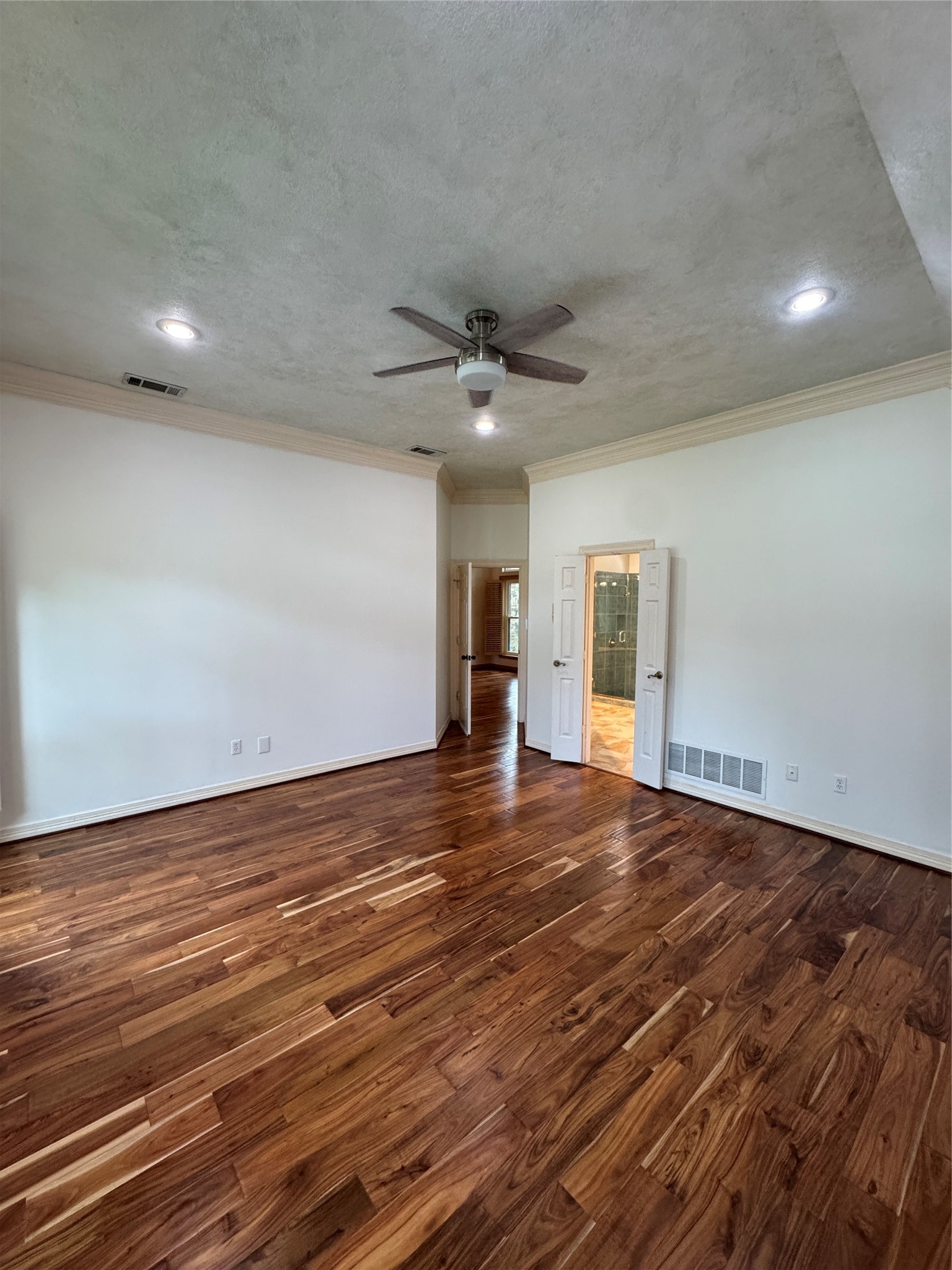 6105 Waterview Drive