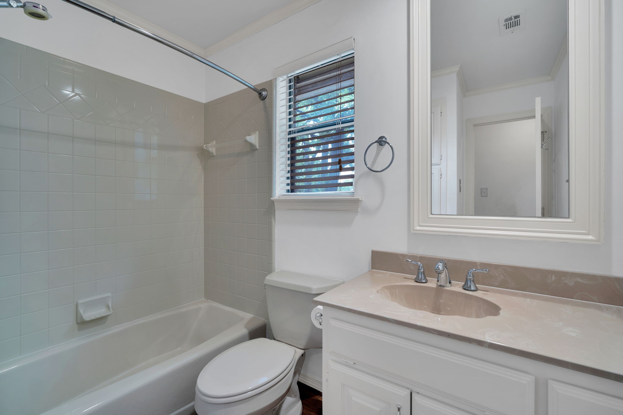 6105 Waterview Drive