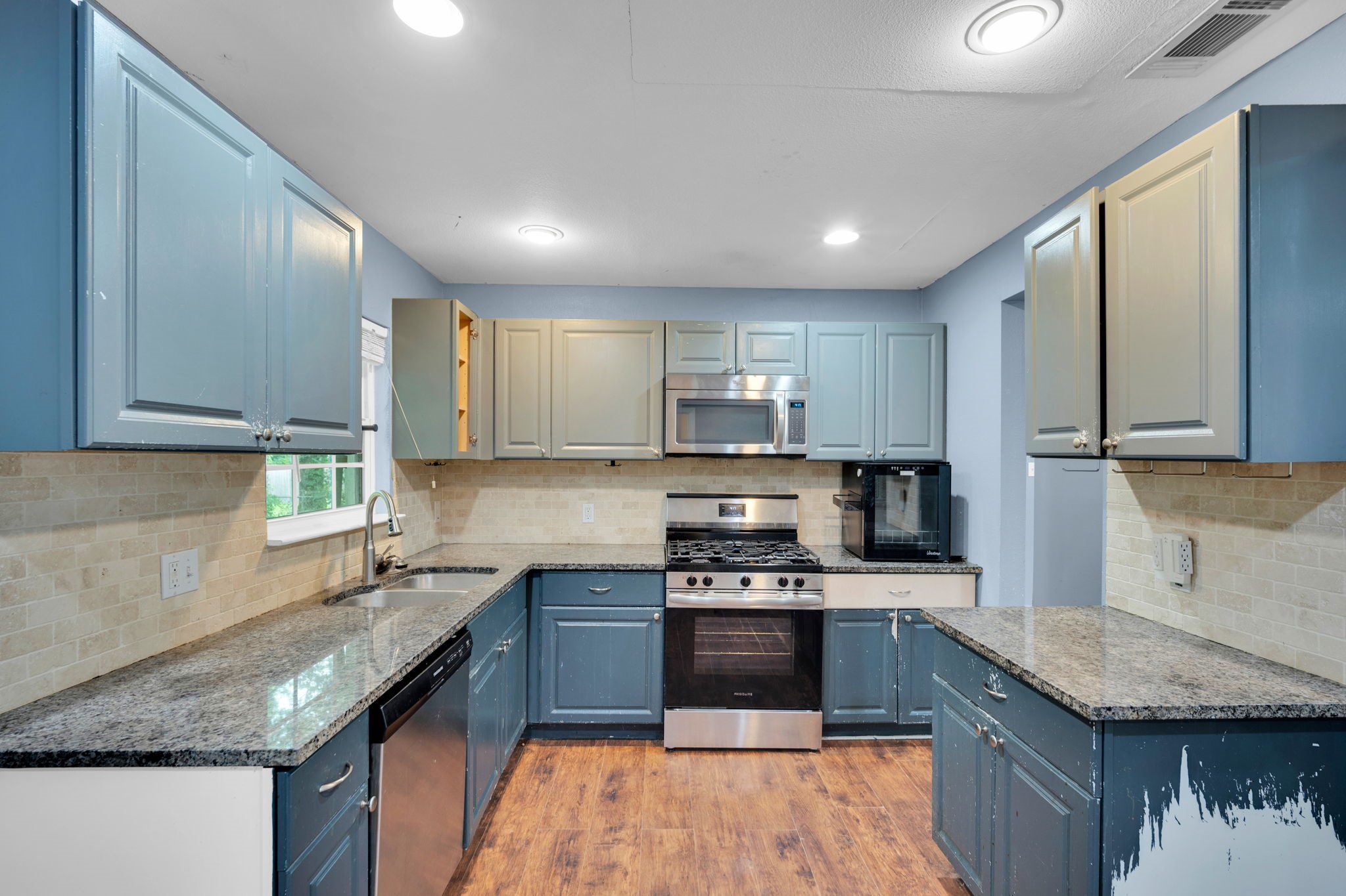 419 HighCrest Drive