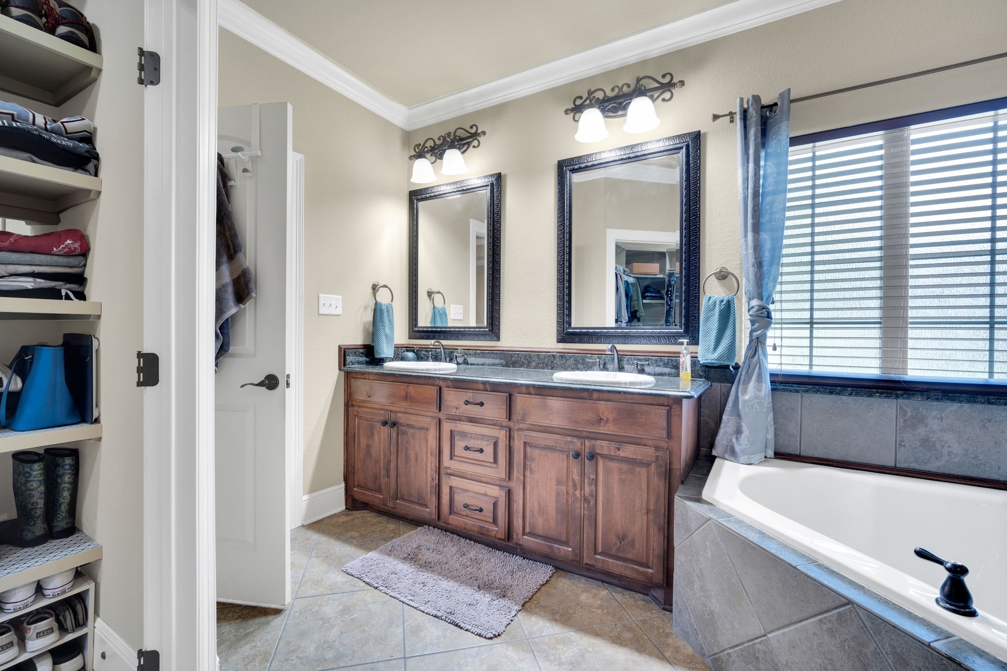 121 Sequoia Court