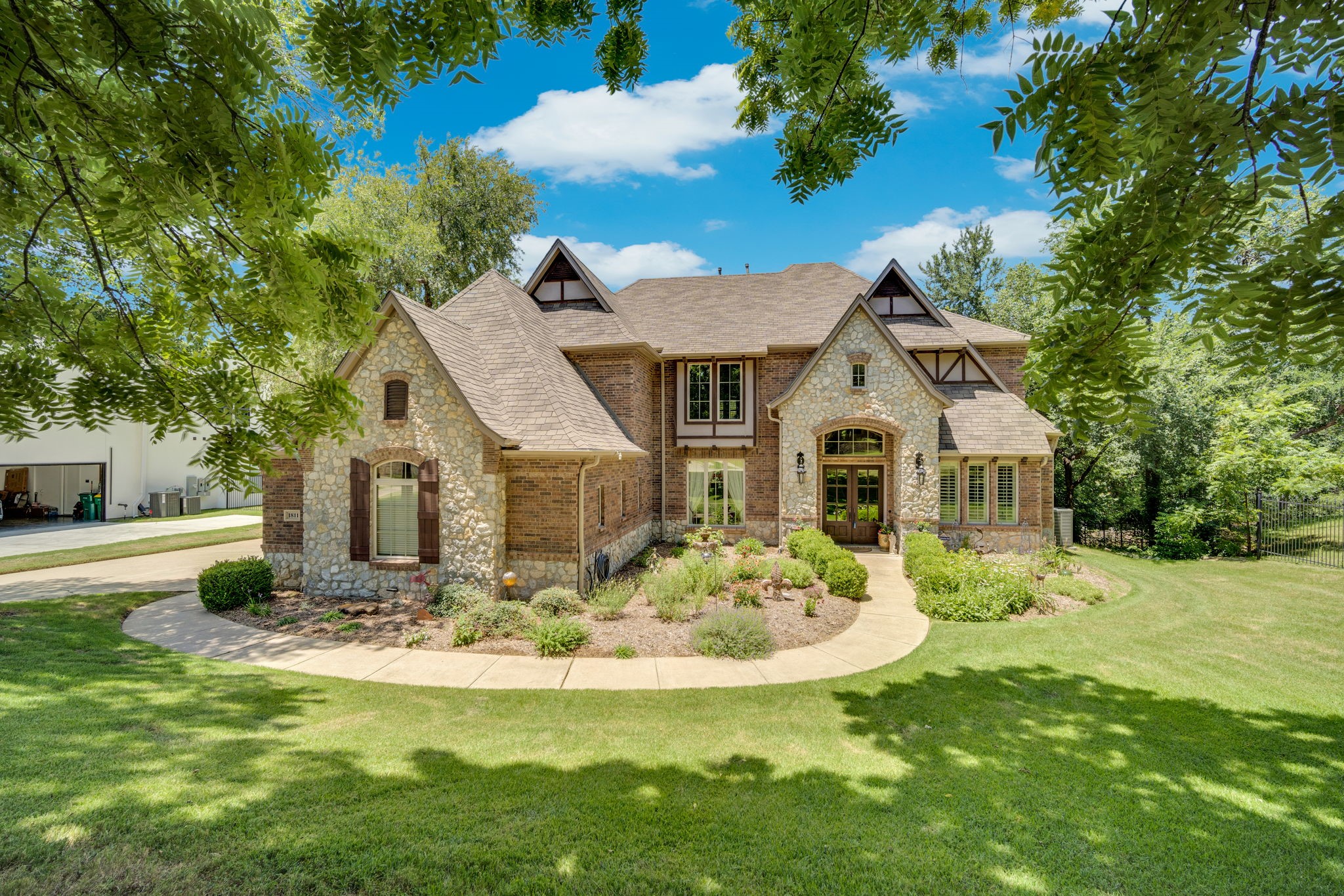 1811 Magic Valley Lane