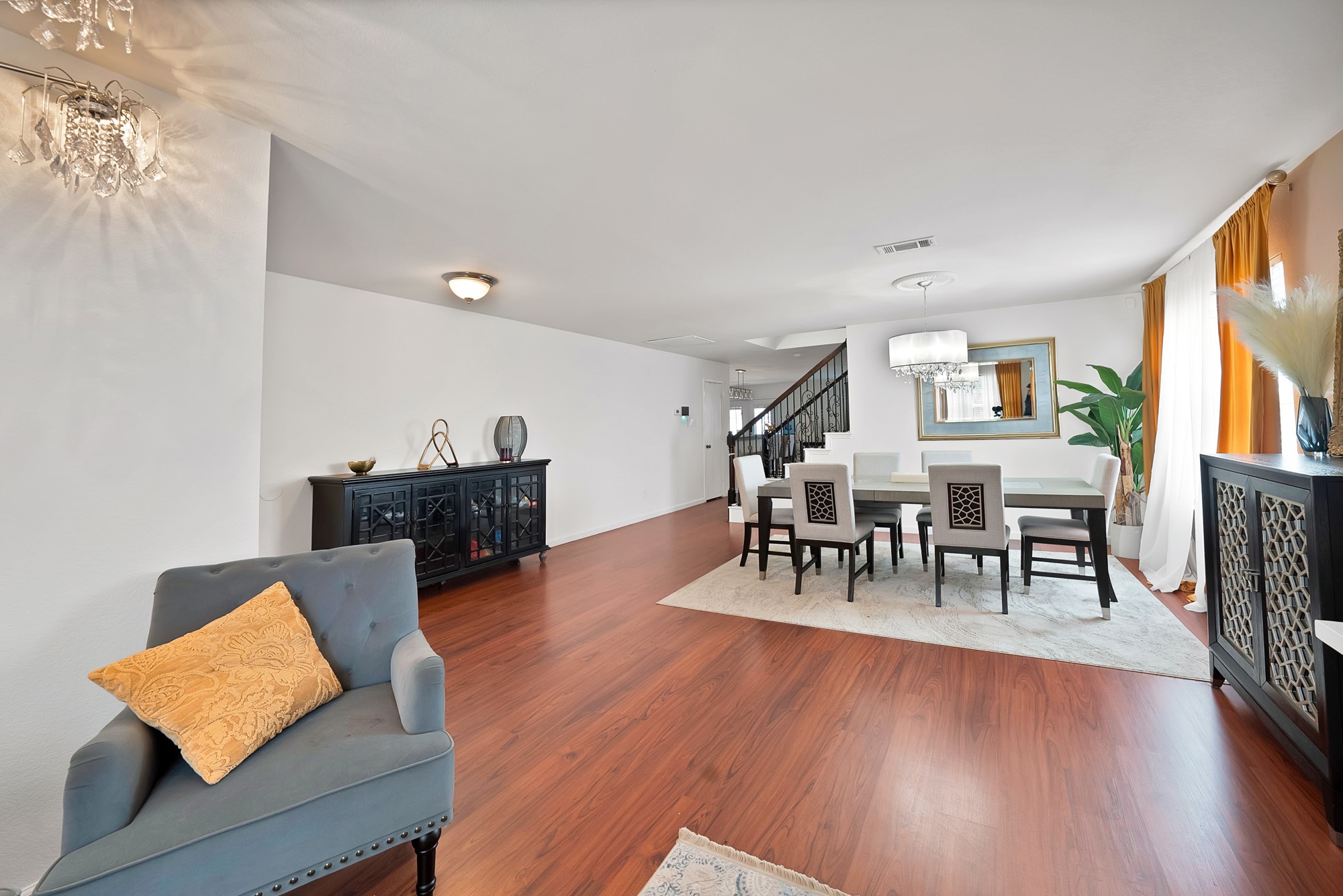 2827 Grandview Drive