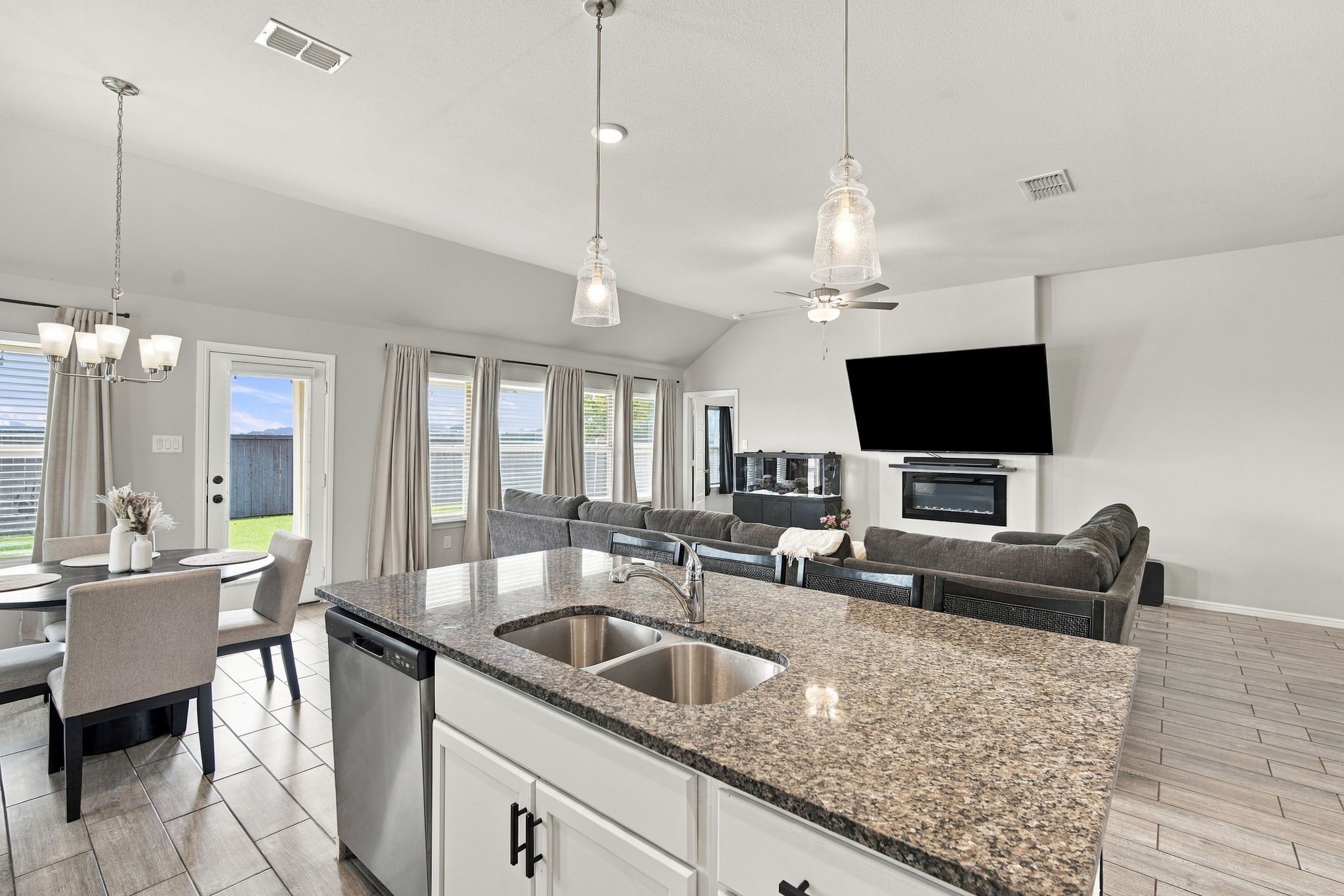 7122 Prairieside Trail