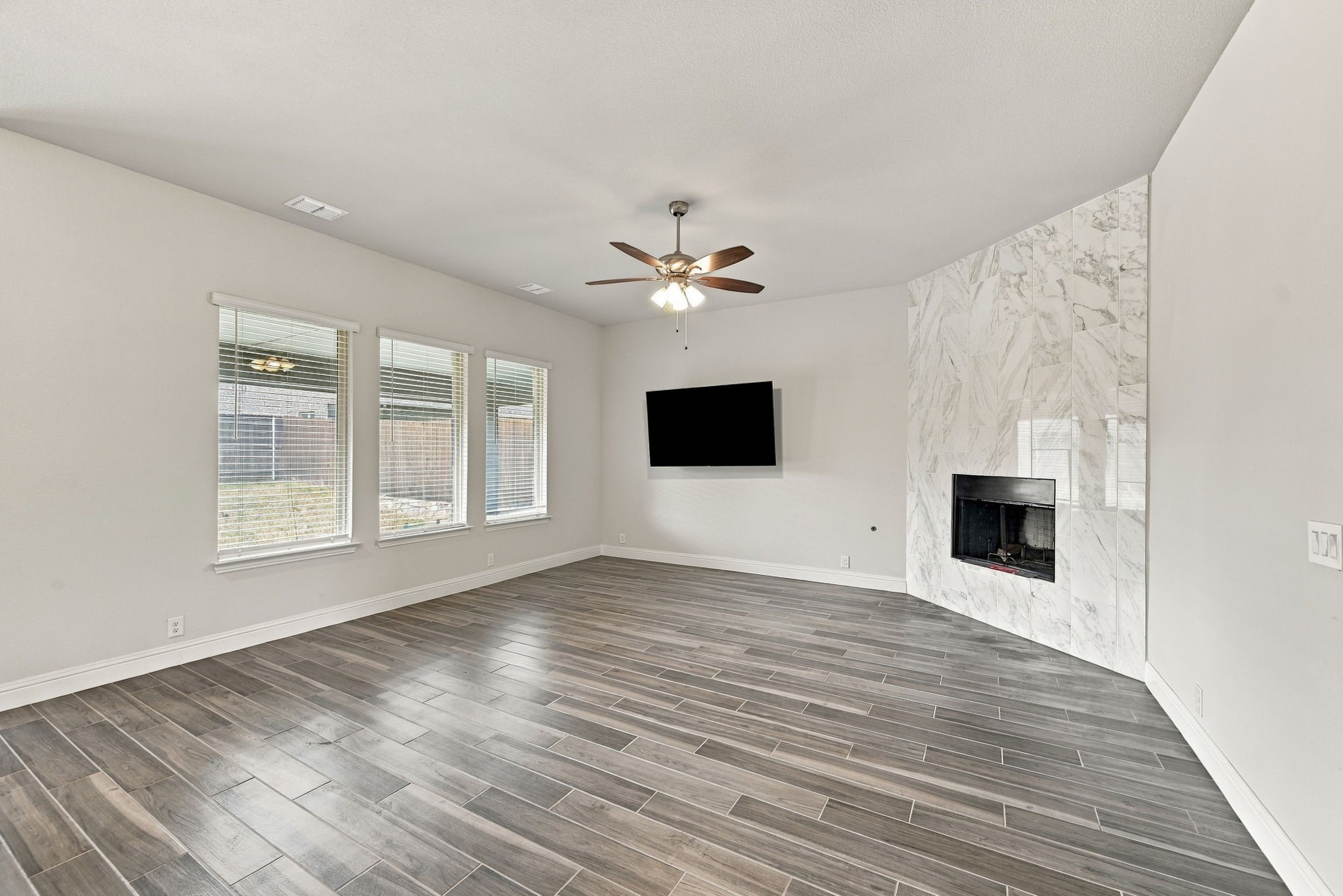 3010 Holland Lane