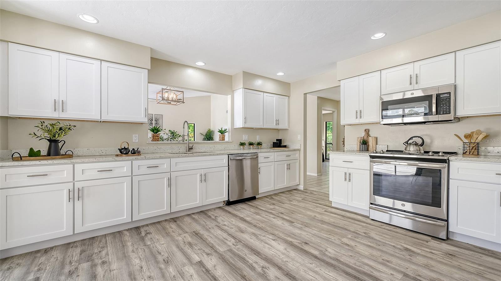 4812 GREYWOOD LN