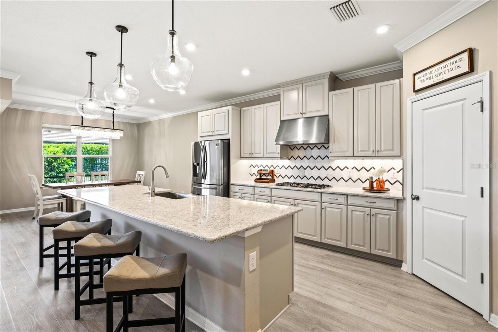 8272 SUMMER NIGHT RD