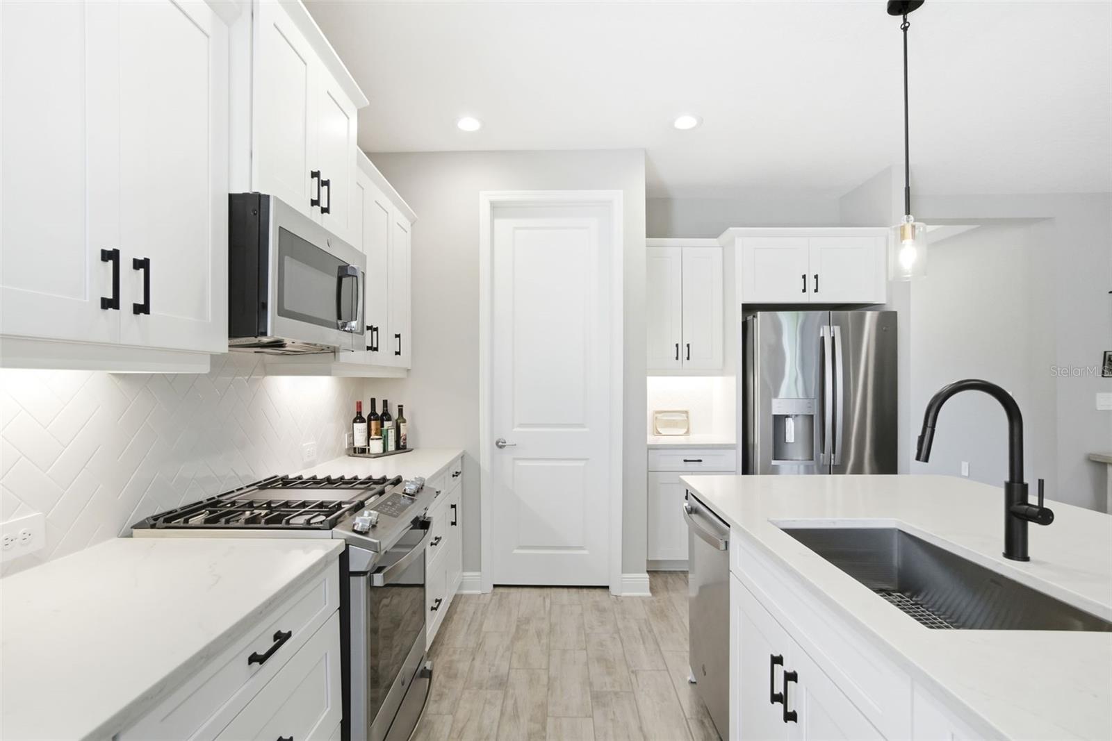 2720 BUTTERFLY JASMINE TRL