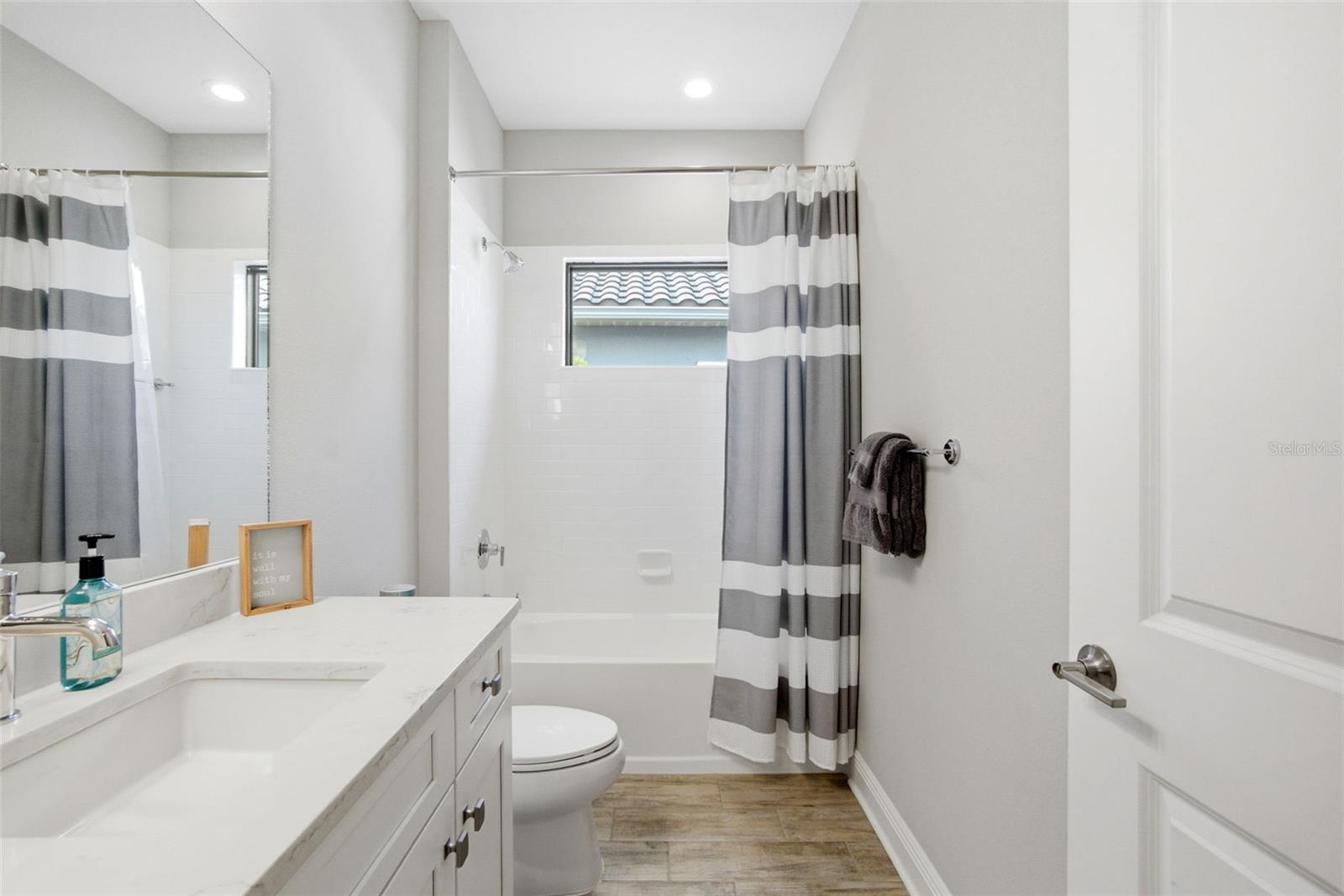 2720 BUTTERFLY JASMINE TRL