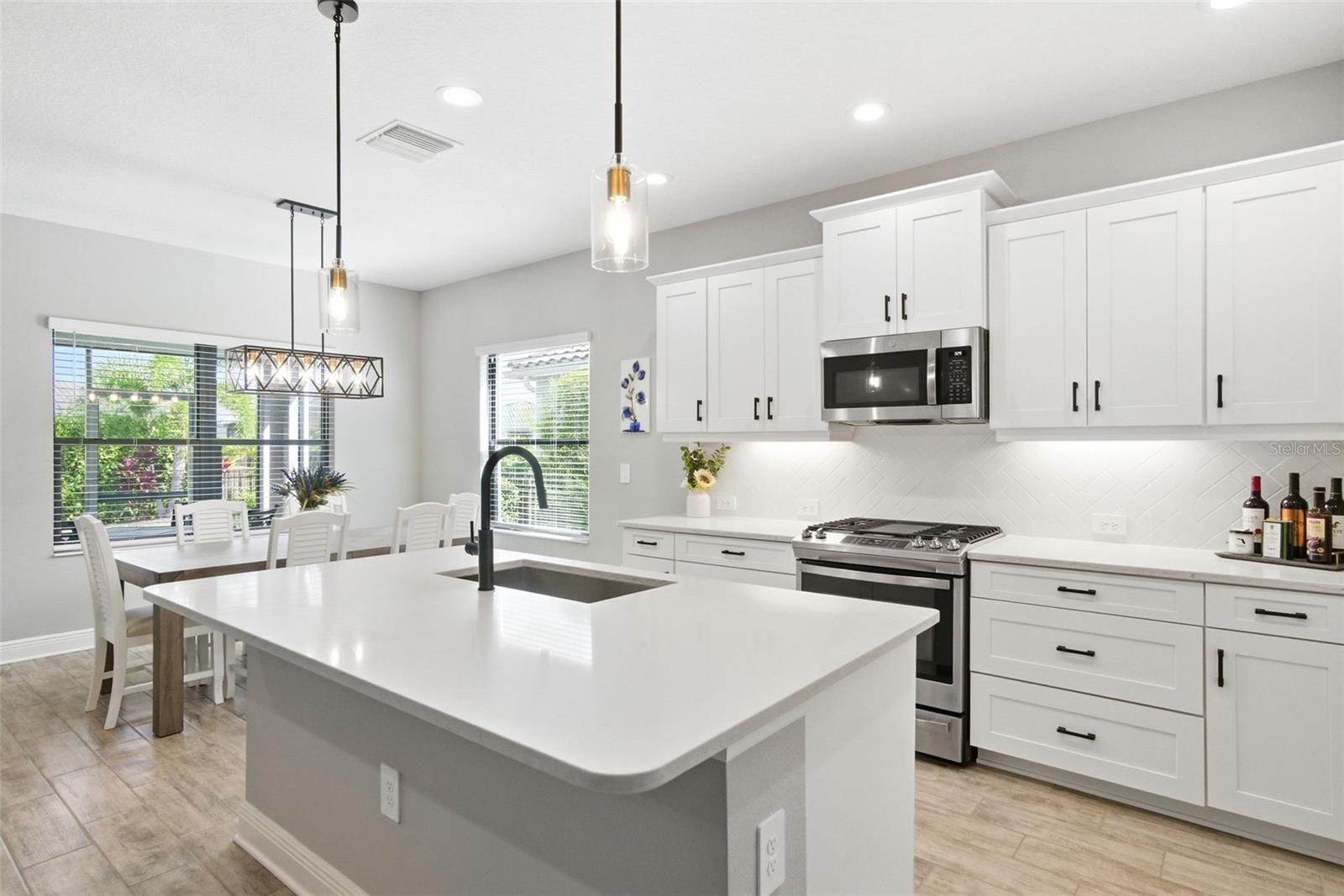 2720 BUTTERFLY JASMINE TRL