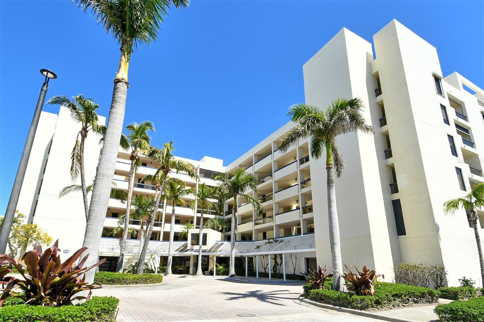 1932 HARBOURSIDE DR #217