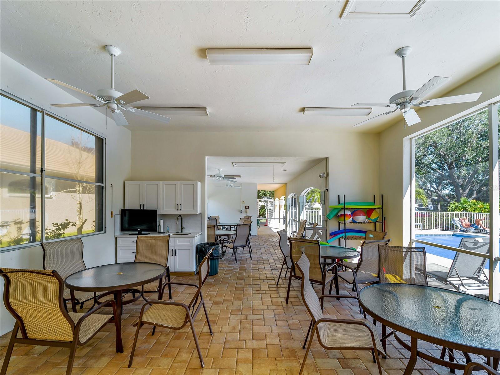 8419 WHISPERING WOODS CT