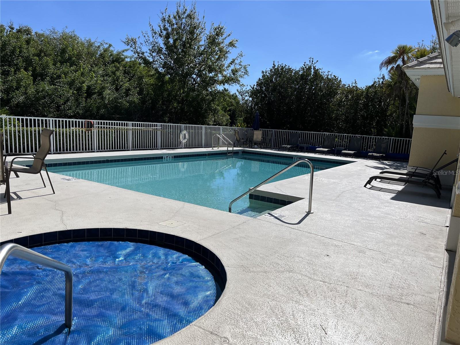 8419 WHISPERING WOODS CT