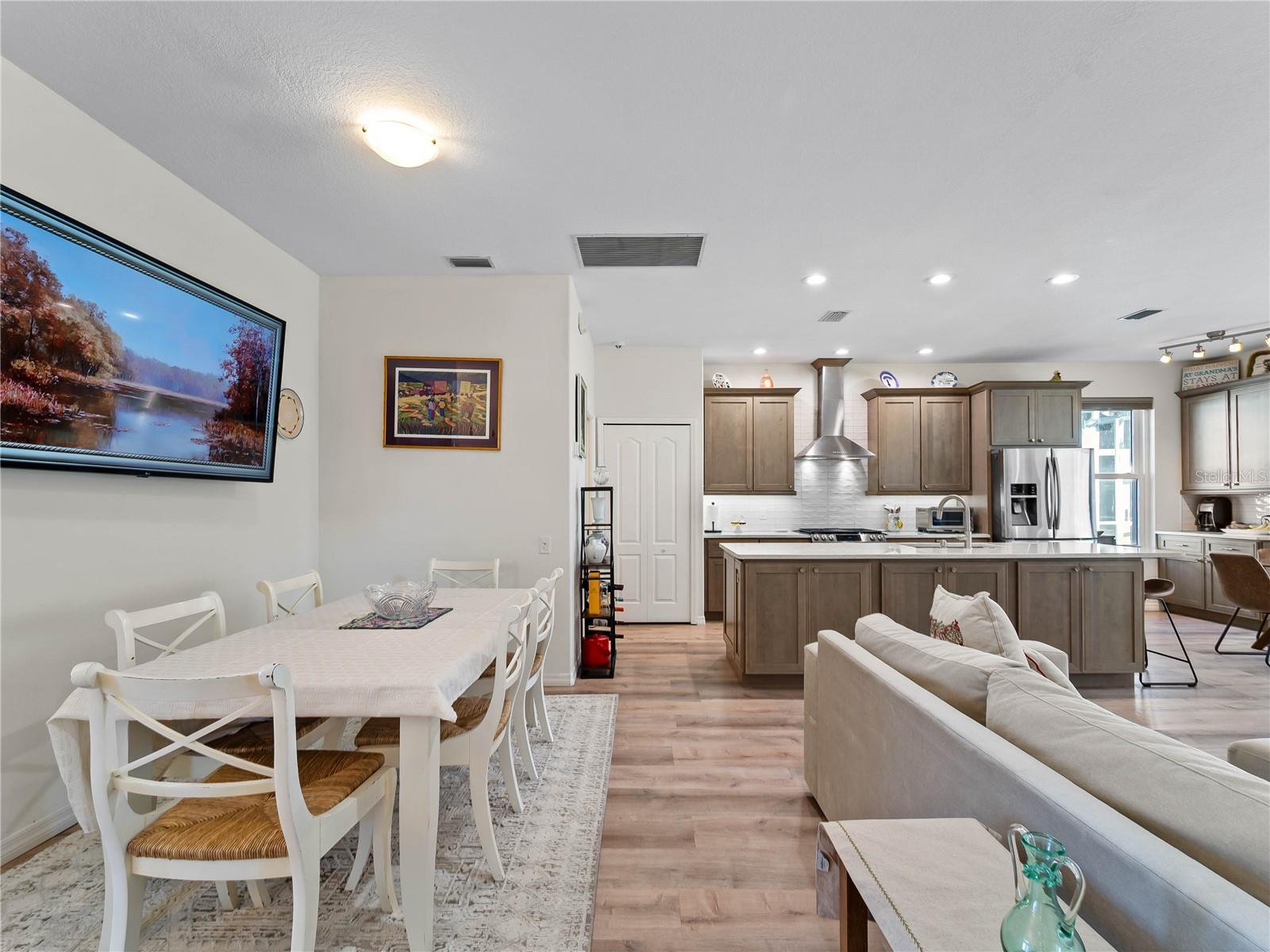 8419 WHISPERING WOODS CT