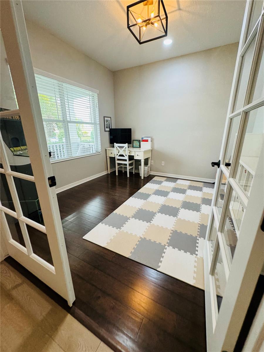 4918 MISSION PARK LN