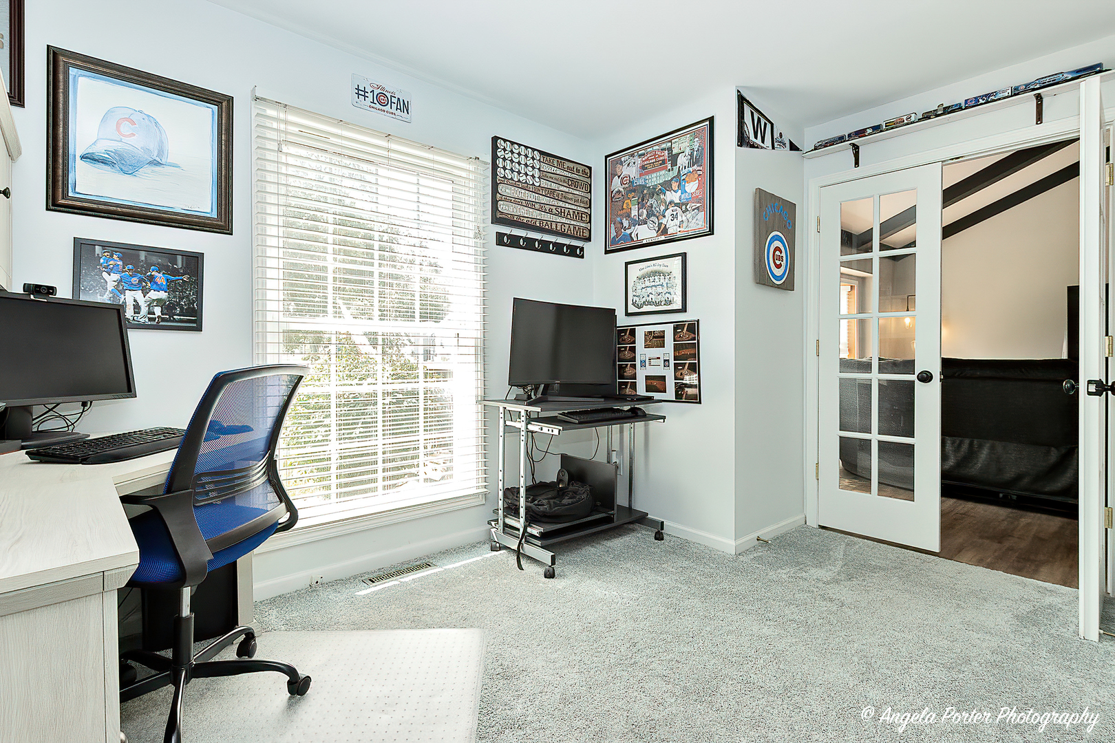 1614 W Oakleaf Drive
