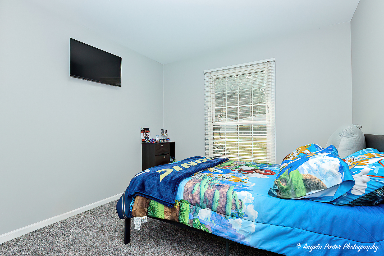 1614 W Oakleaf Drive