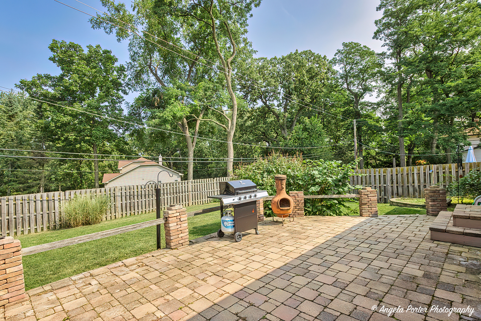 1614 W Oakleaf Drive