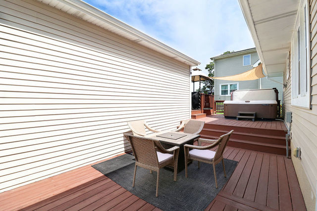 100 E Grand Avenue
