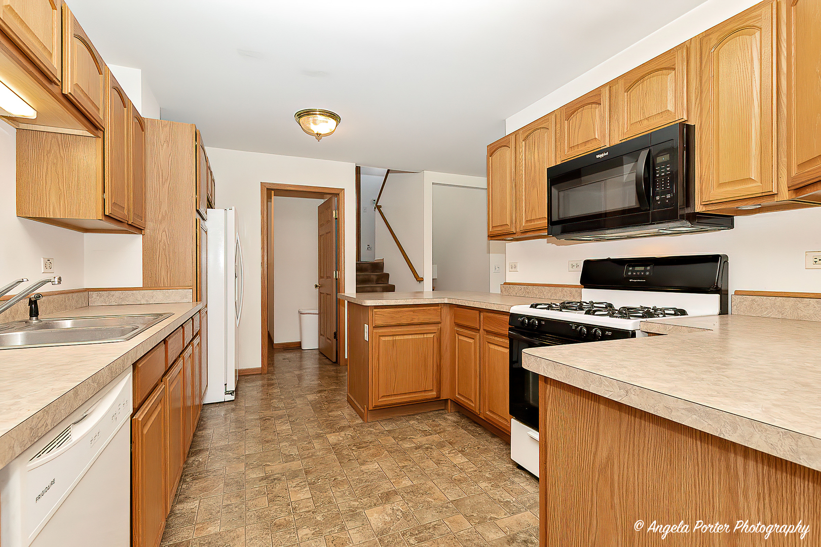5832 Fieldstone Trail