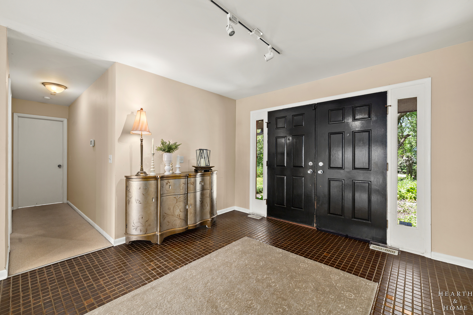8929 ROBIN HILL ROAD Drive
