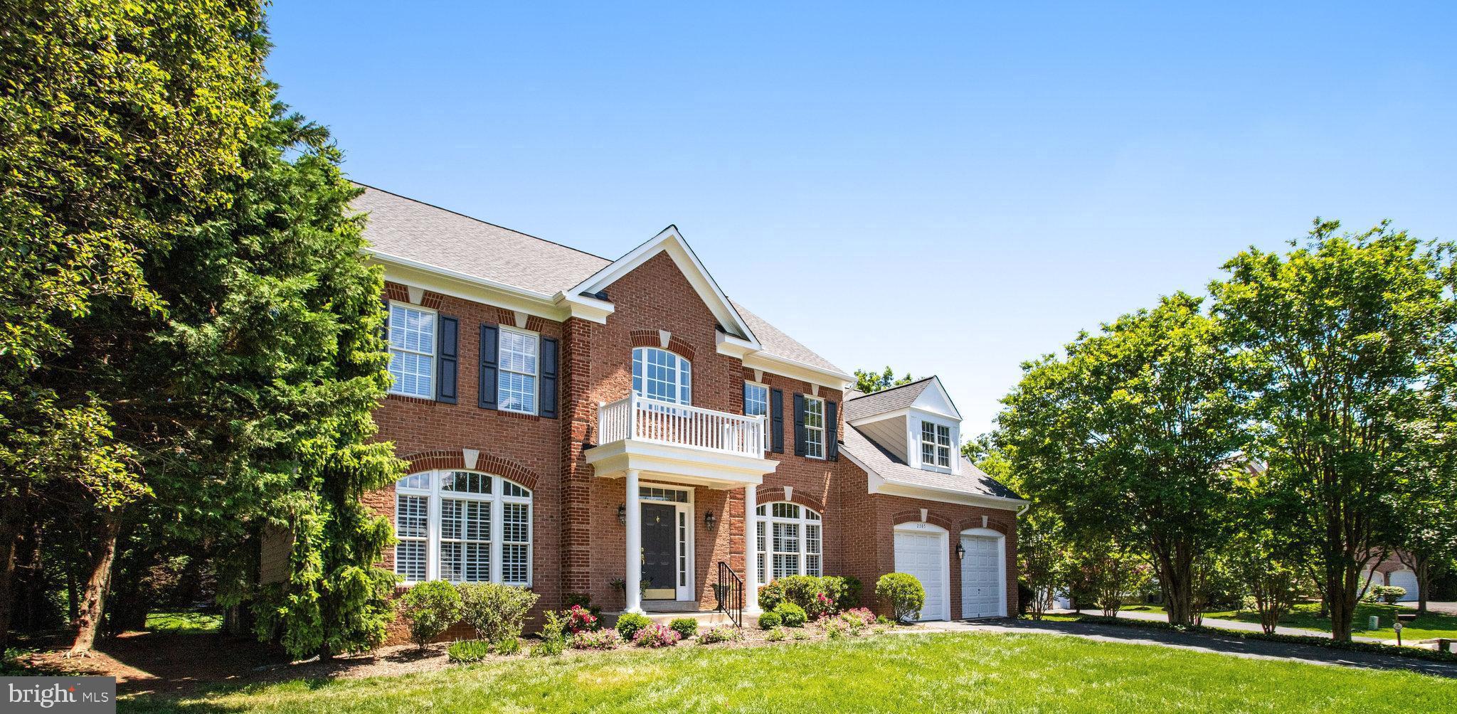 2385 Watters Glen