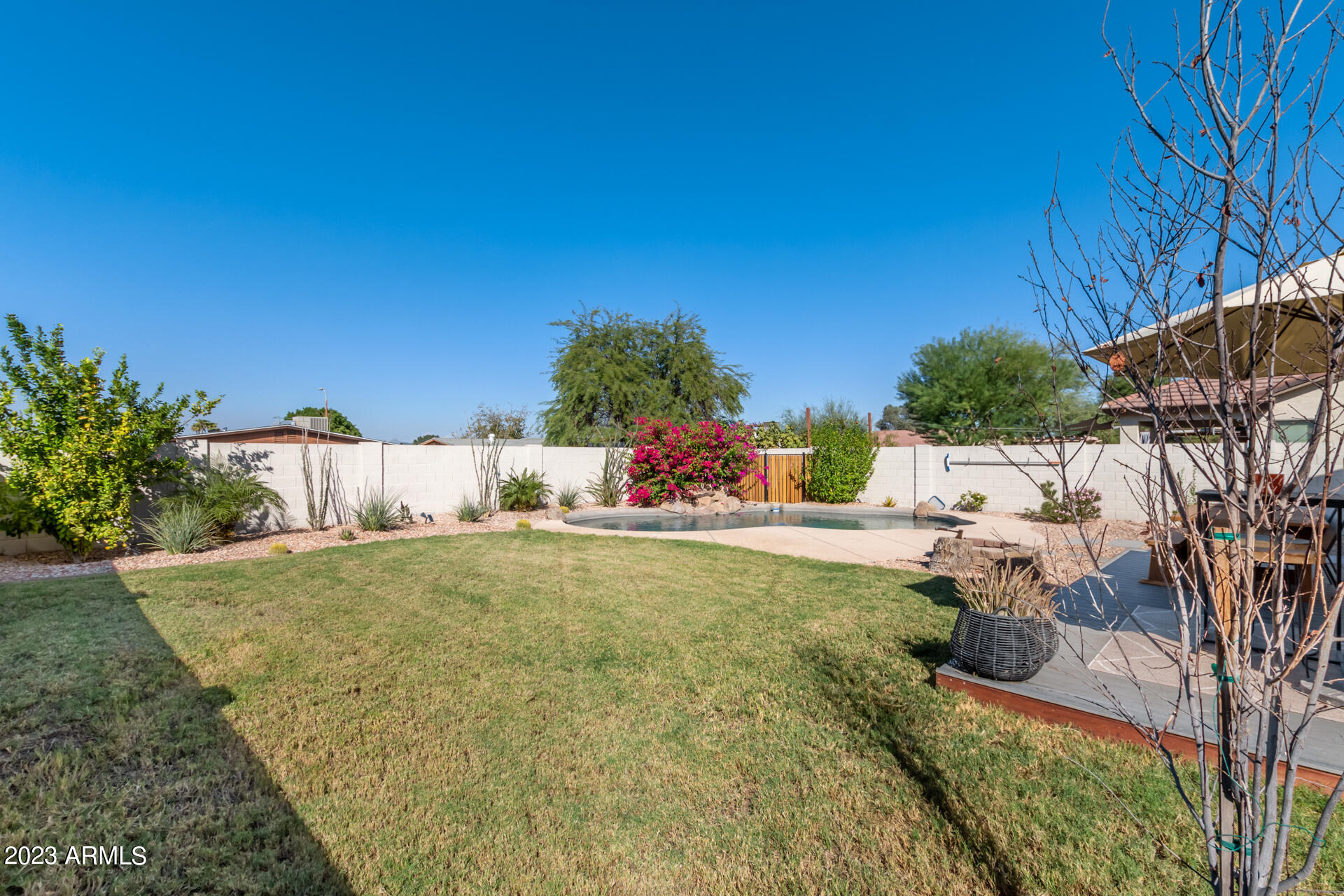 1712 W SAINT CATHERINE Avenue