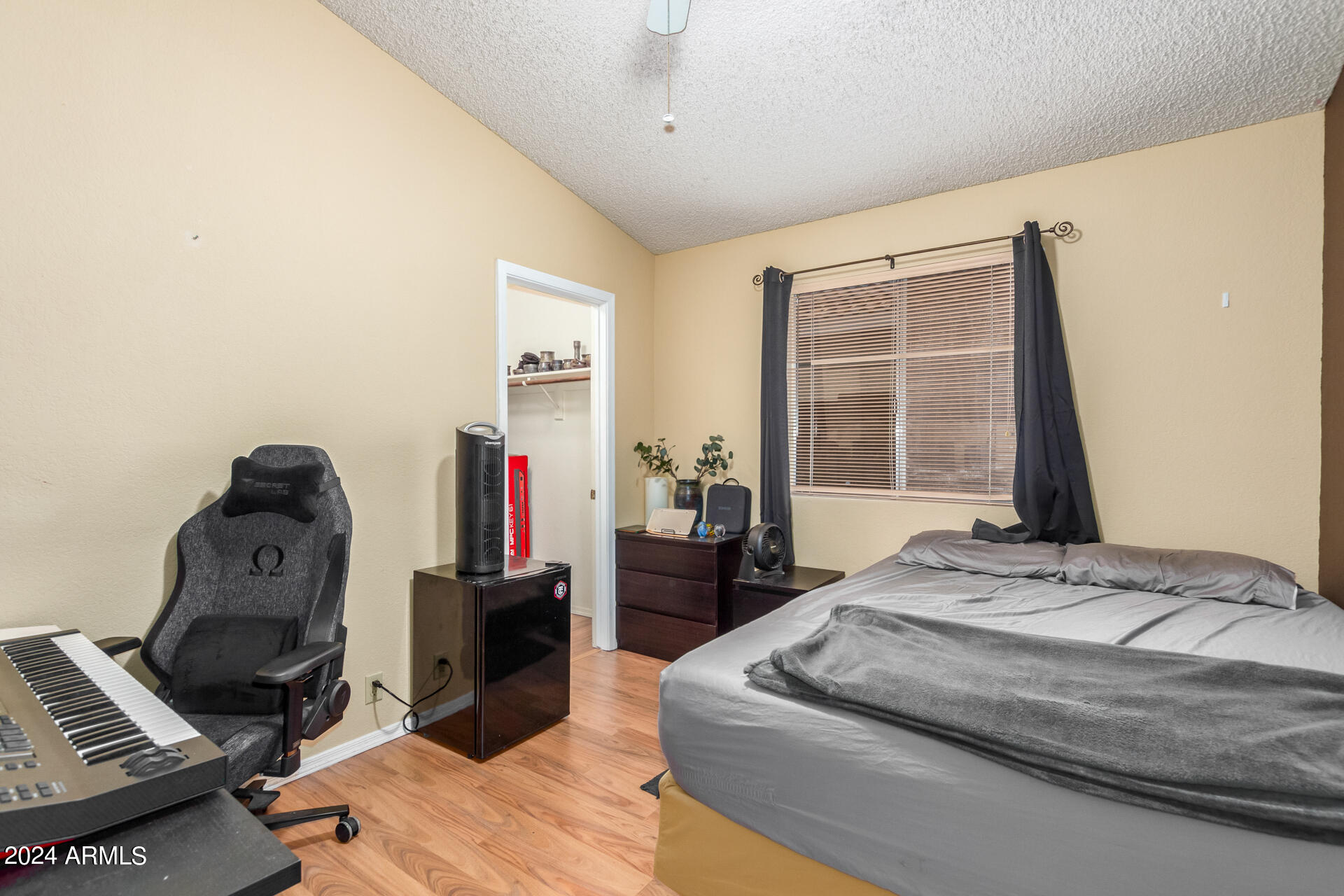 3002 E TOPEKA Drive