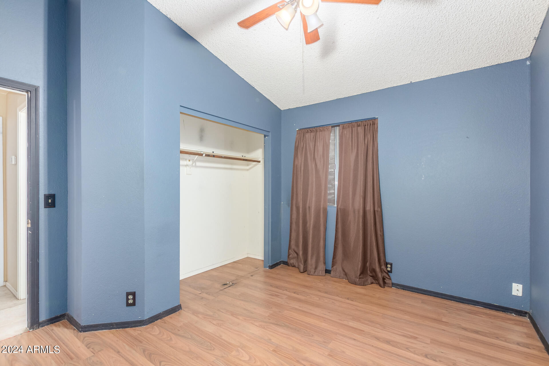 3002 E TOPEKA Drive