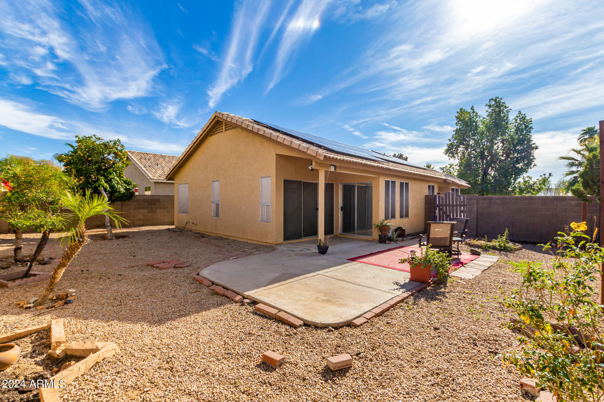 3002 E TOPEKA Drive