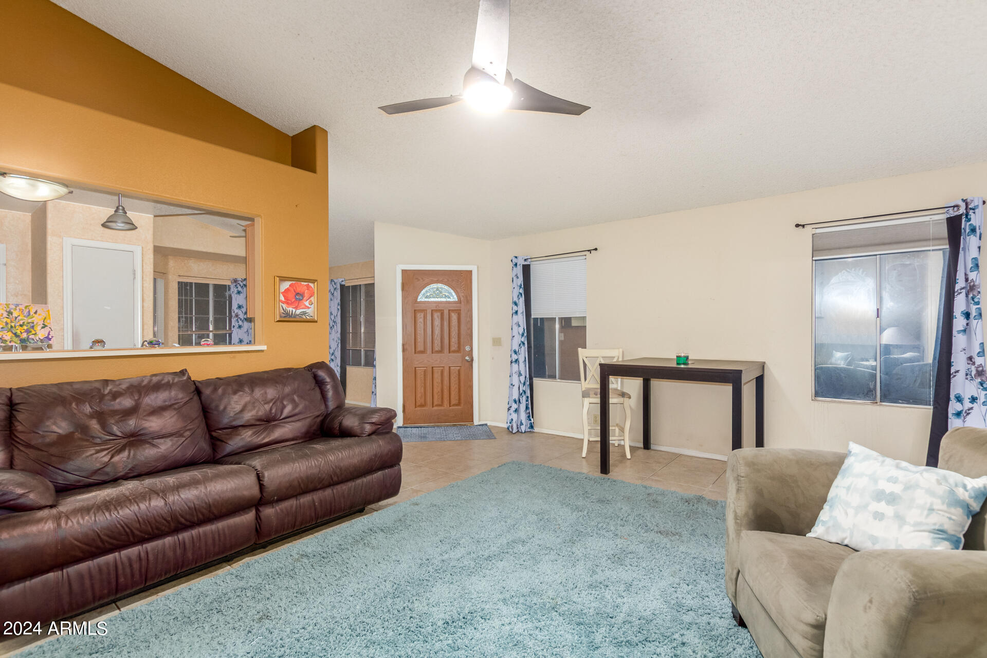 3002 E TOPEKA Drive