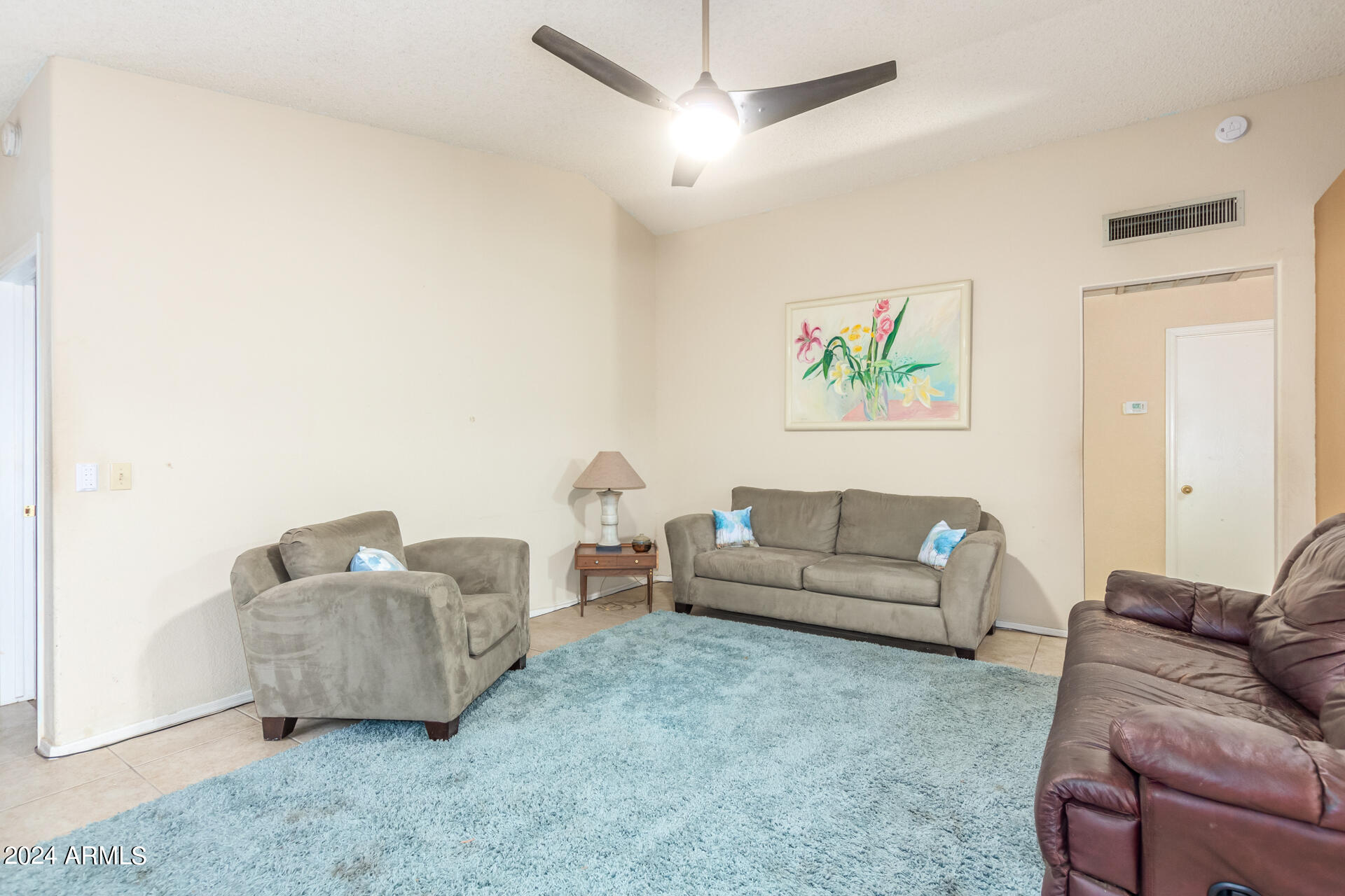 3002 E TOPEKA Drive
