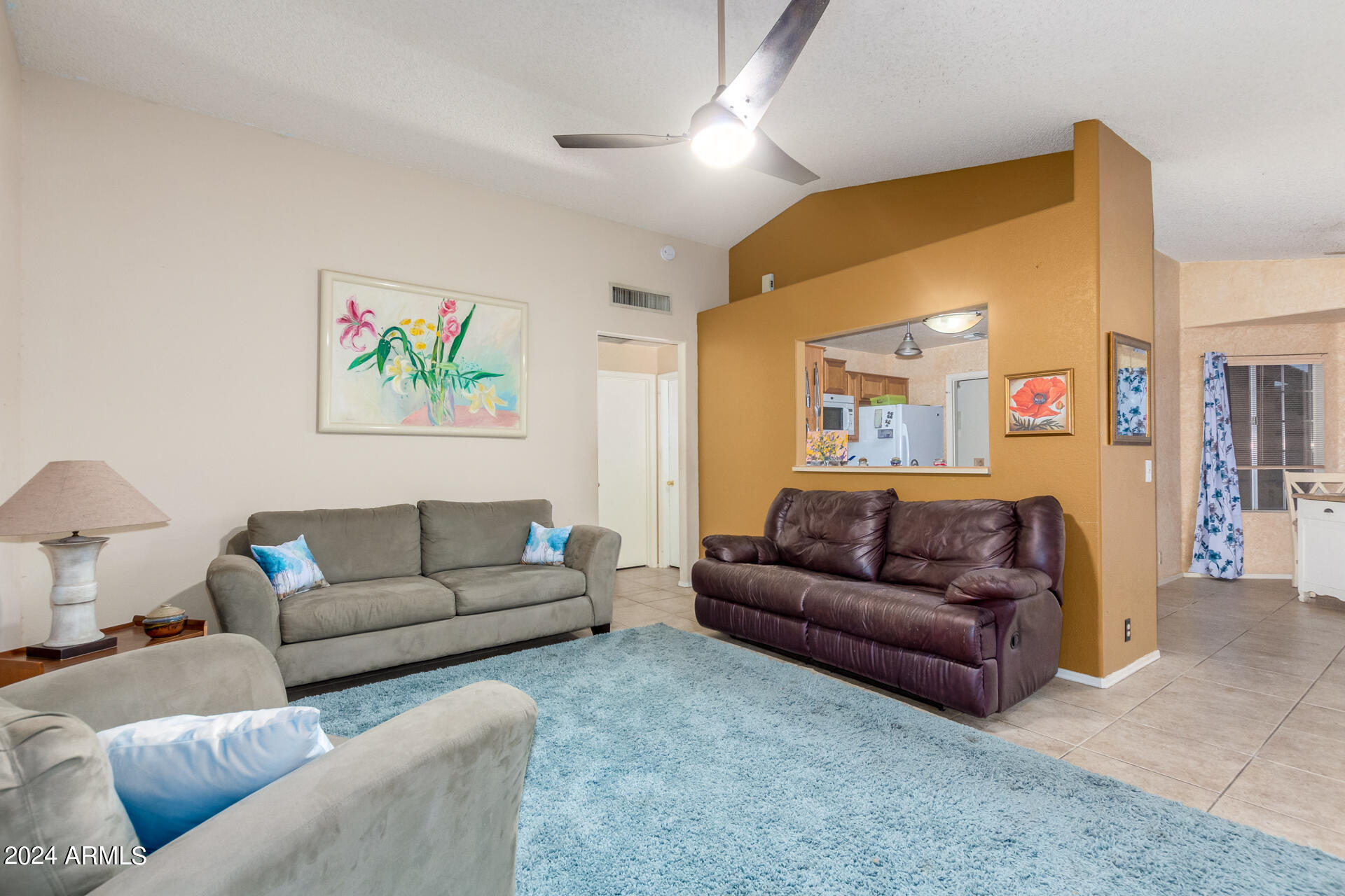 3002 E TOPEKA Drive