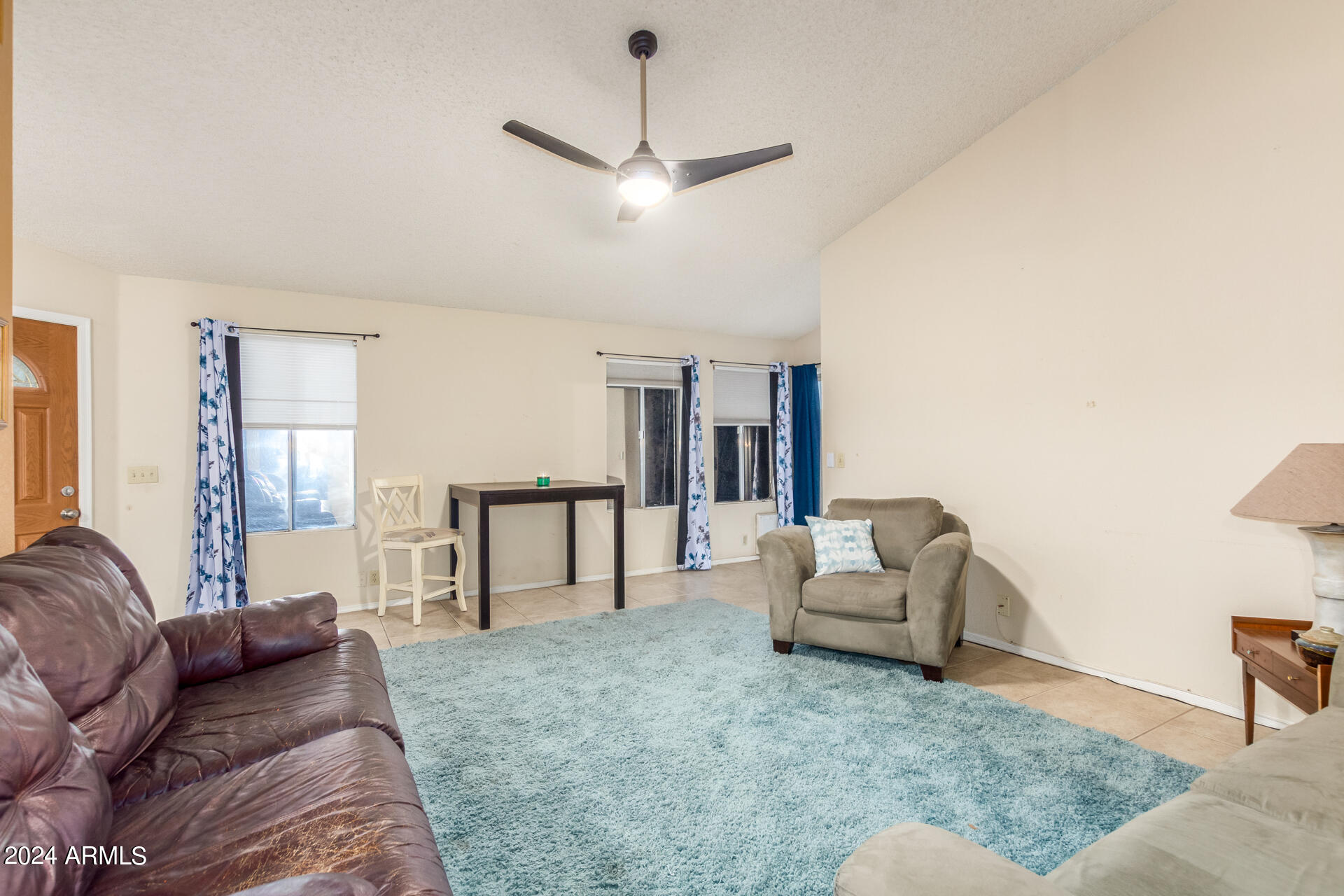 3002 E TOPEKA Drive