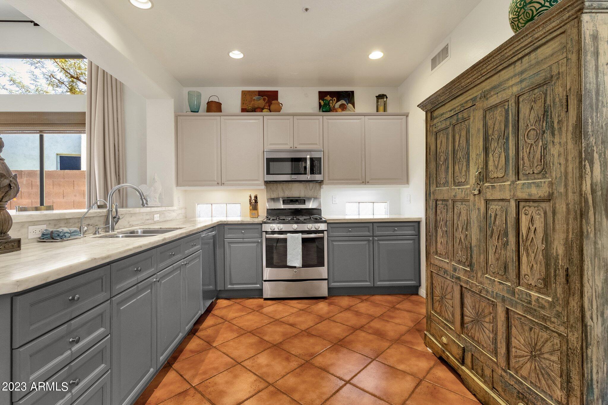 7114 E ALOE VERA Drive