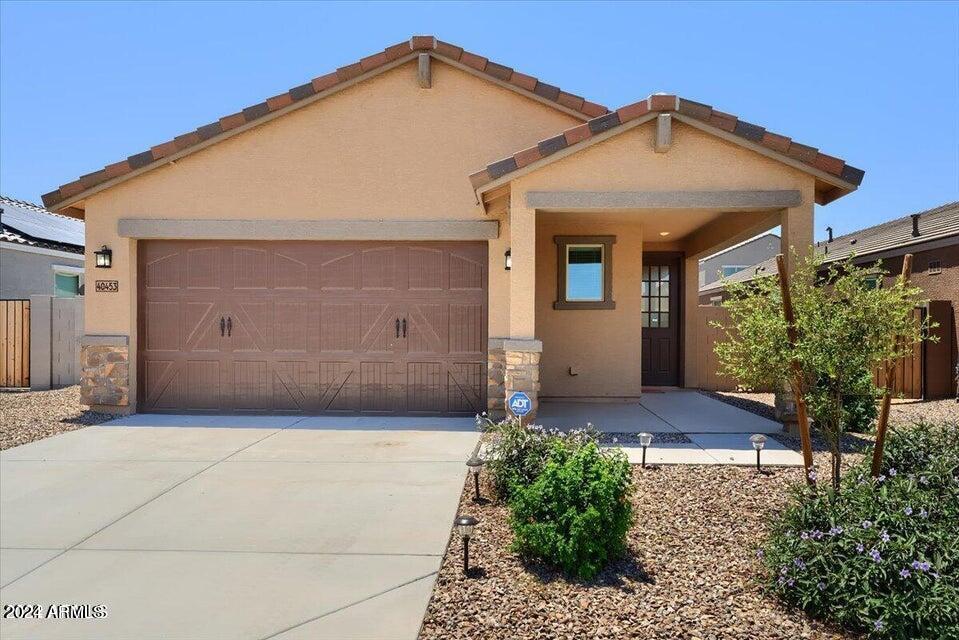 40453 W HILLMAN Drive