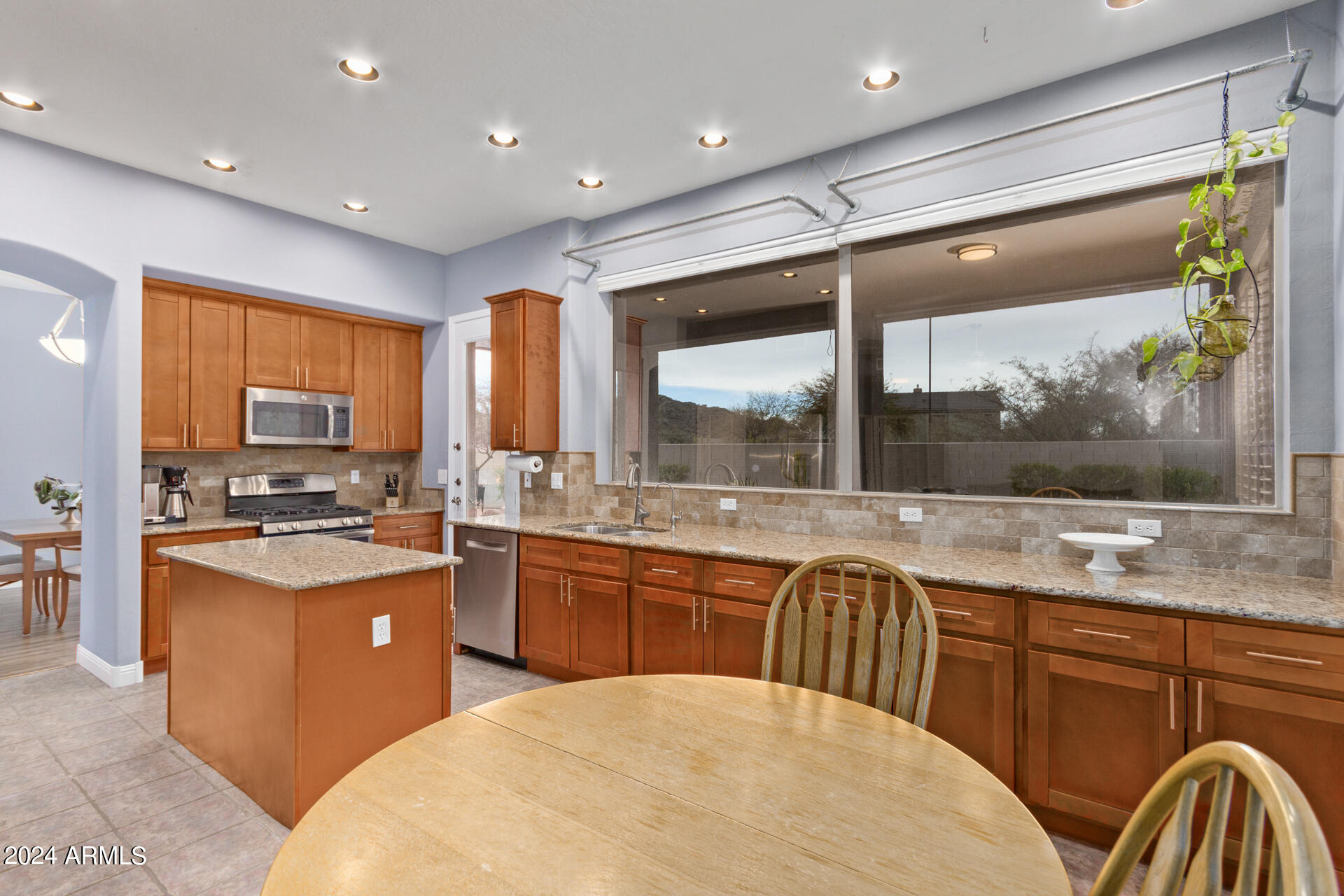 7611 E ROLAND Circle