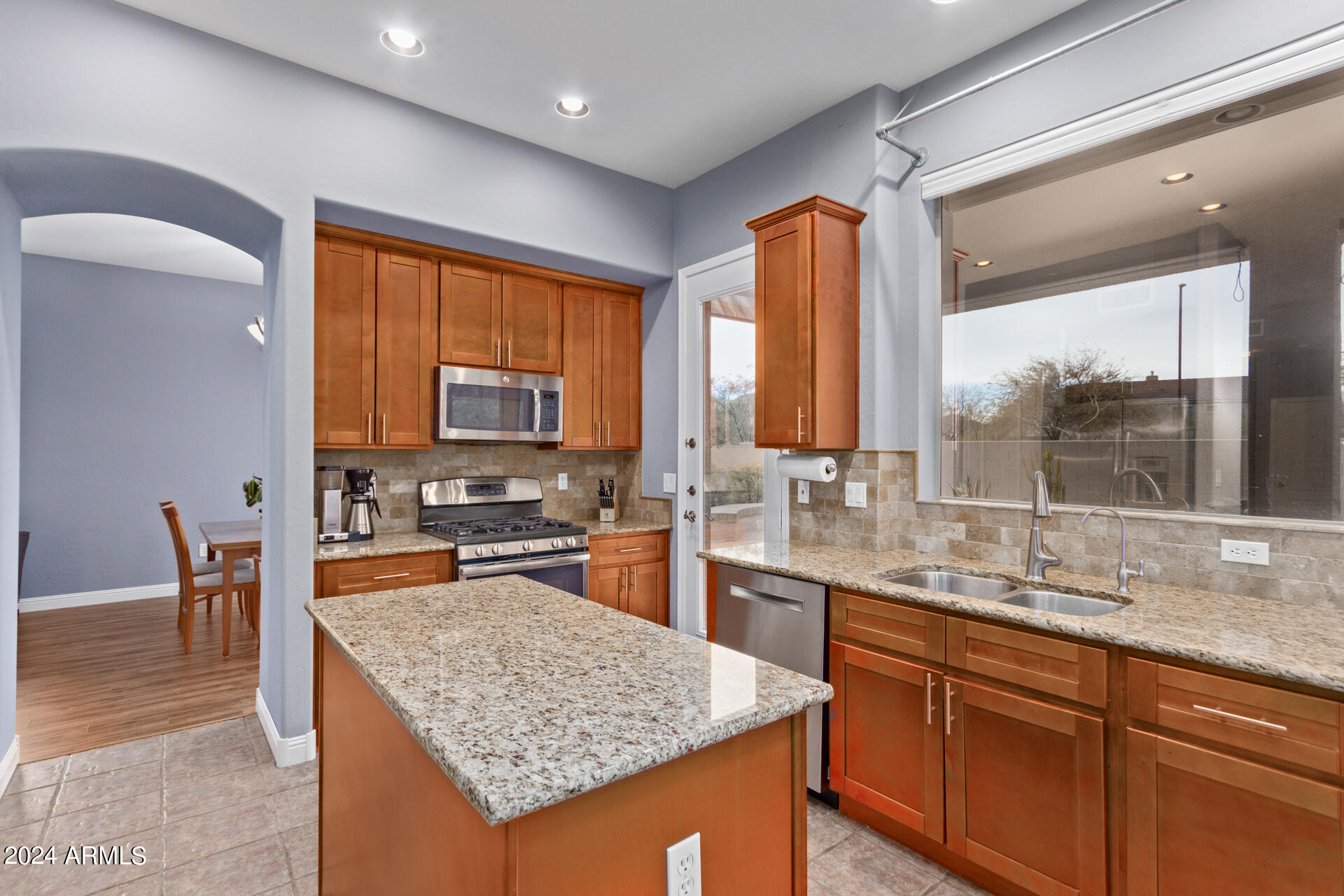 7611 E ROLAND Circle