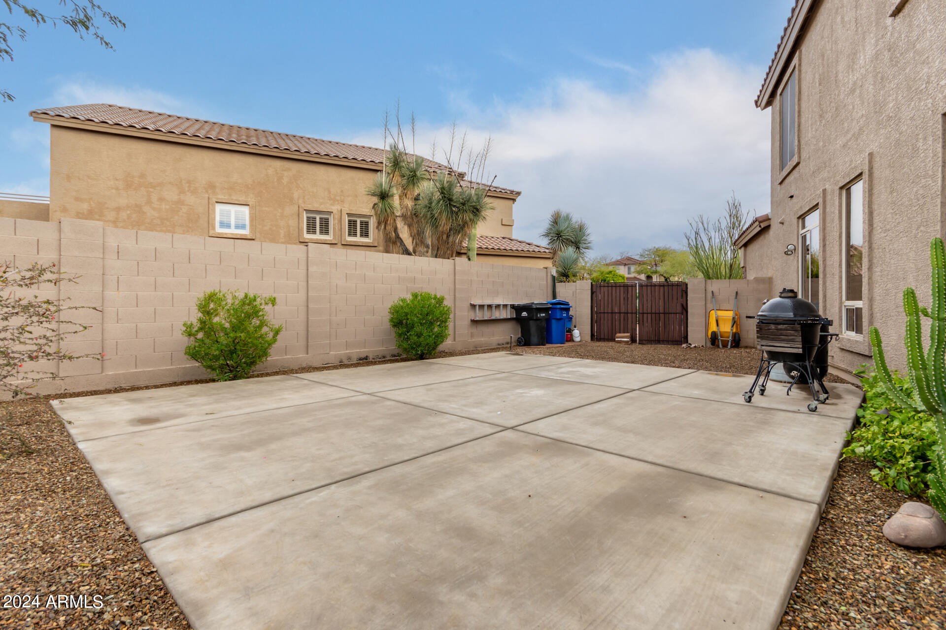 7611 E ROLAND Circle